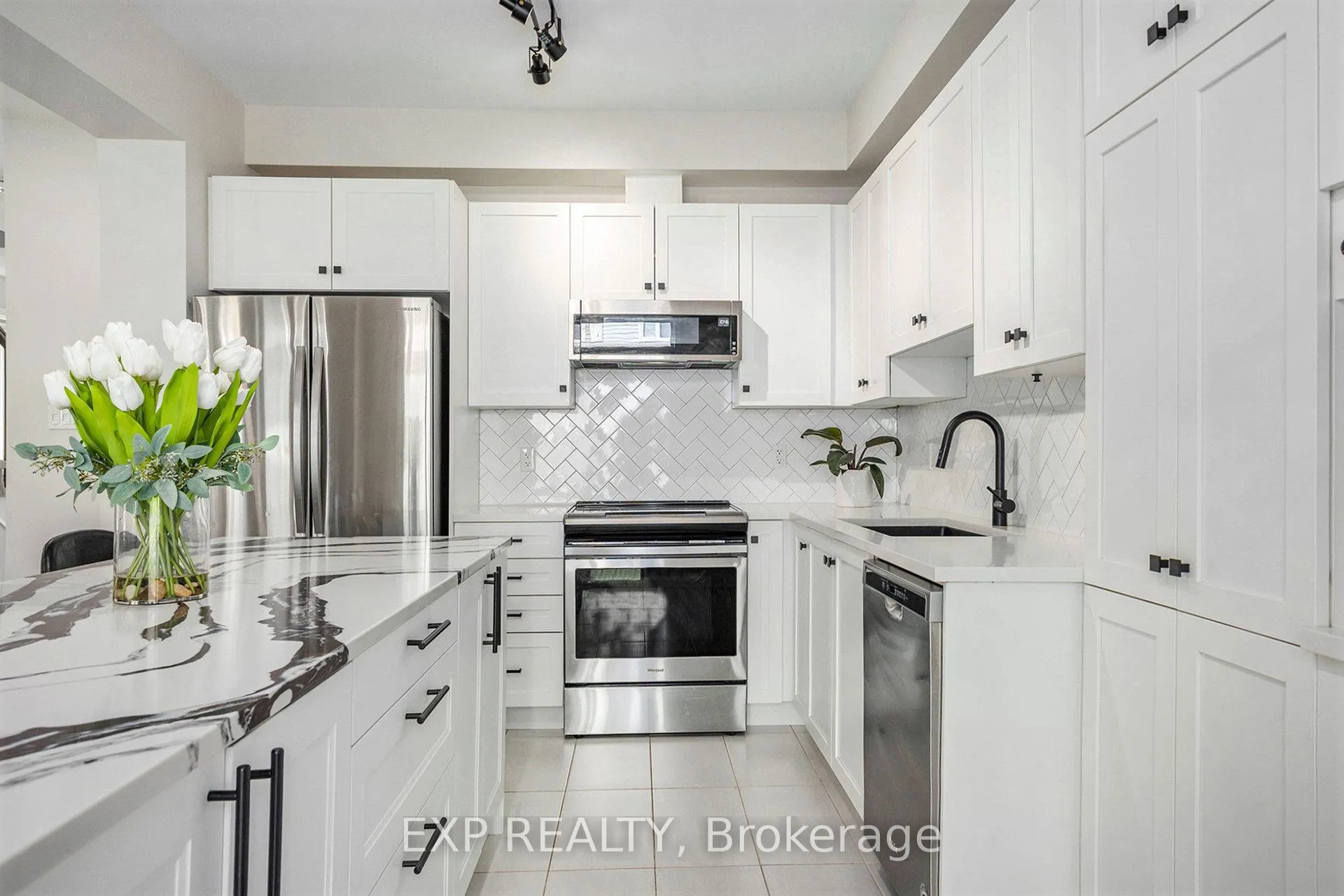 Photo 14 of 63 Pelham Crescent, Ottawa, Goulbourn Twp From Franktown Rd/South To Rideau — HOMEH