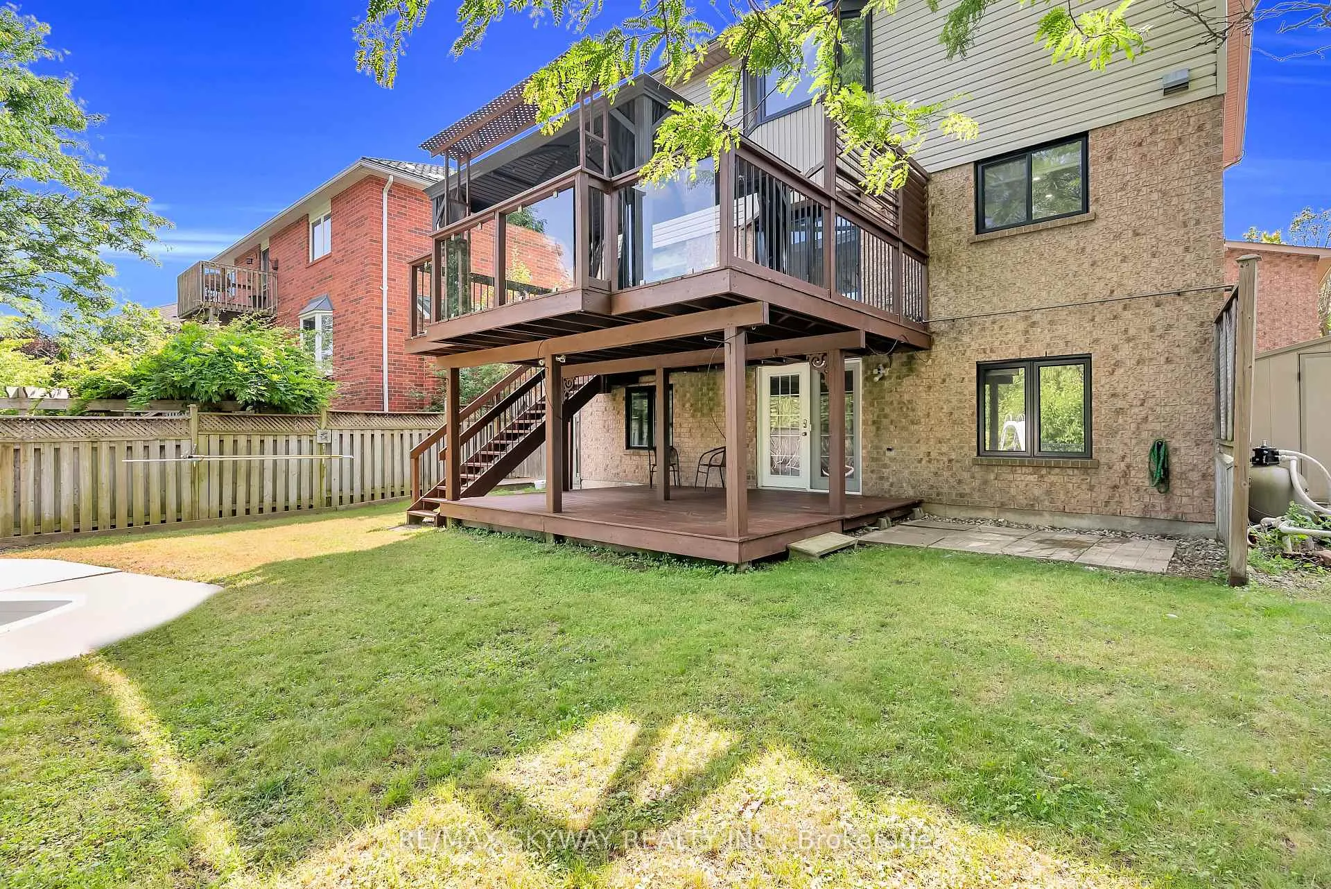 Photo 43 of 87 Spooner Crescent, Cambridge, Fiddlesticks — HOMEH