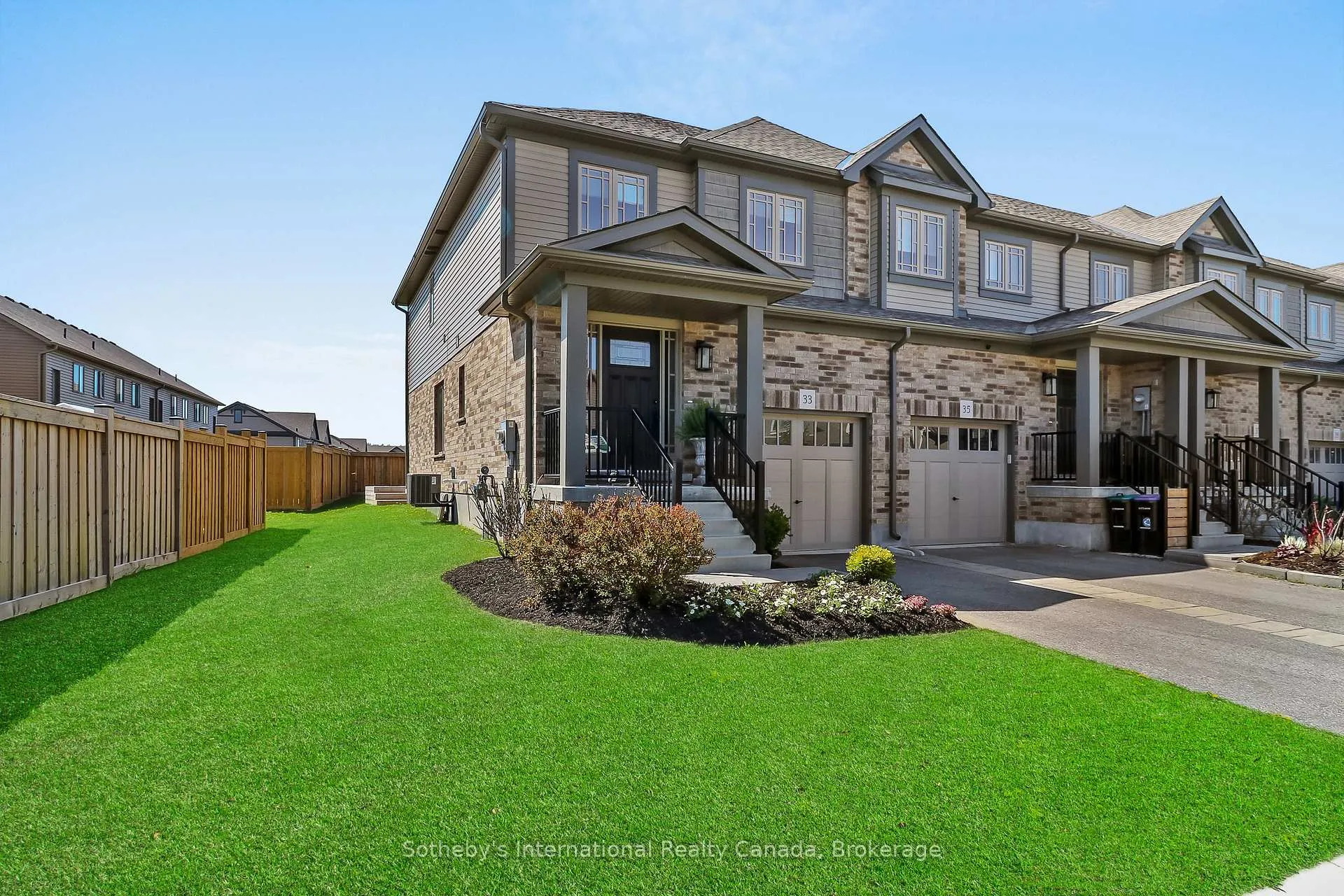 Photo 2 of 33 Foley Crescent, Collingwood — HOMEH