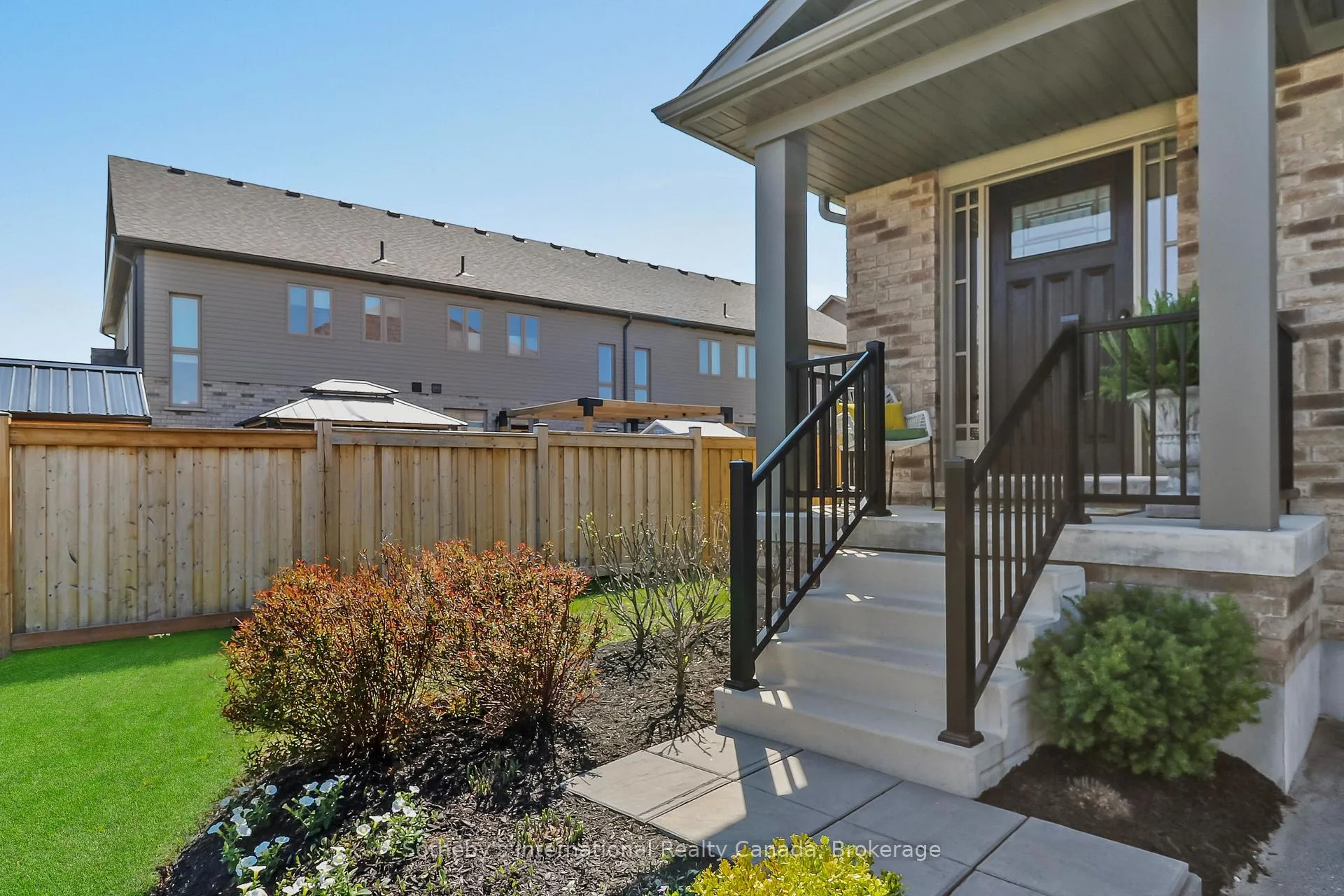 Photo 3 of 33 Foley Crescent, Collingwood — HOMEH