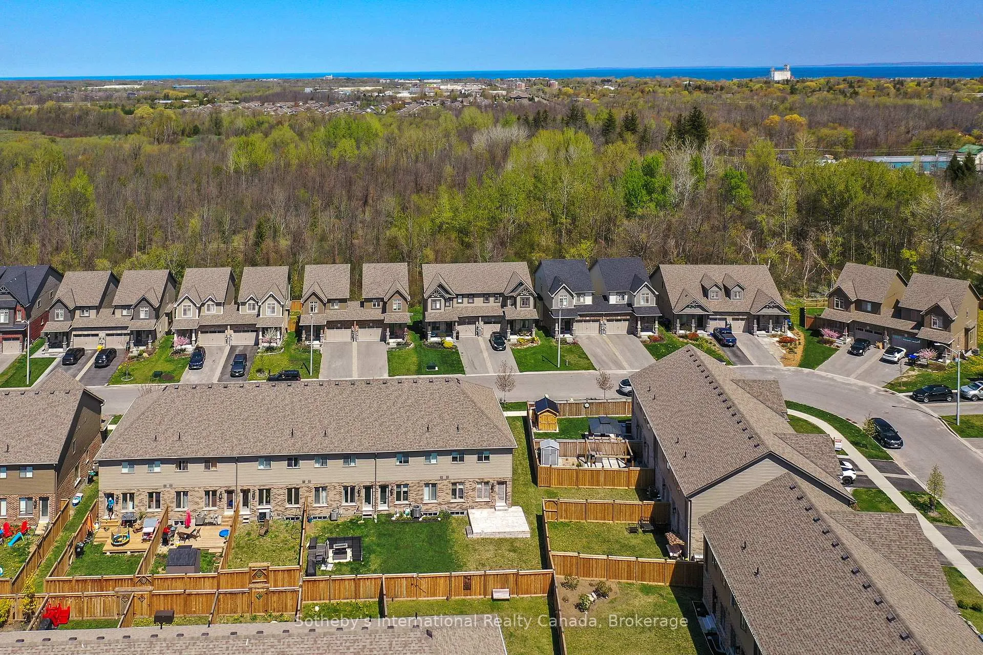 Photo 36 of 33 Foley Crescent, Collingwood — HOMEH