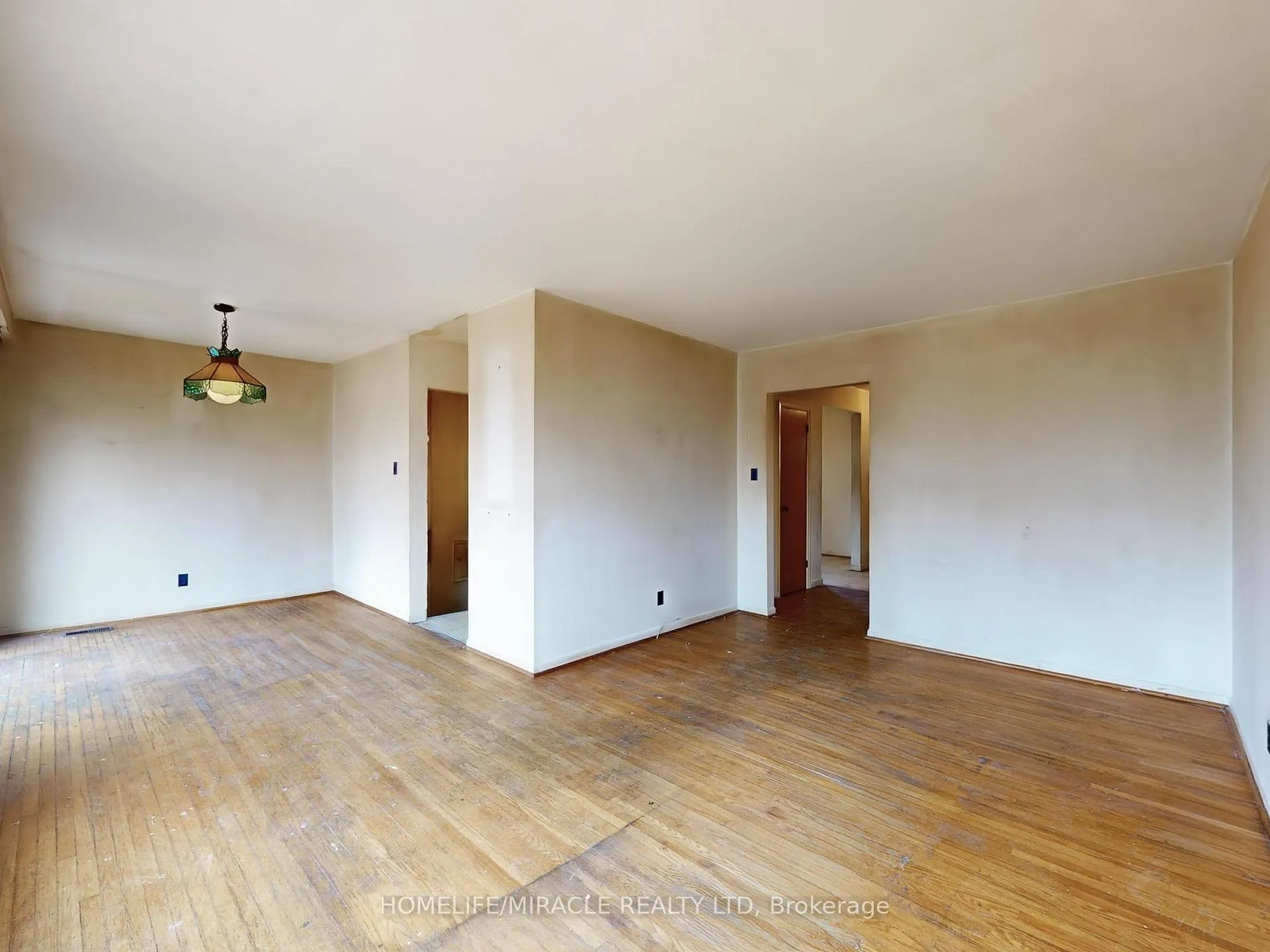 Photo 4 of 912 Reytan Boulevard, Pickering, Bay Ridges — HOMEH