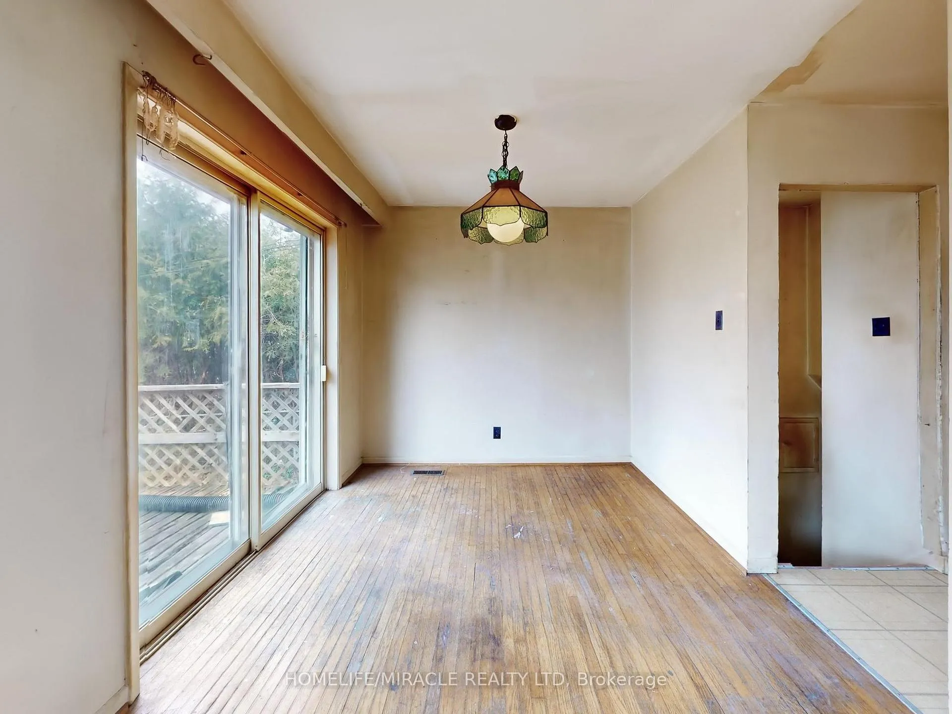 Photo 5 of 912 Reytan Boulevard, Pickering, Bay Ridges — HOMEH