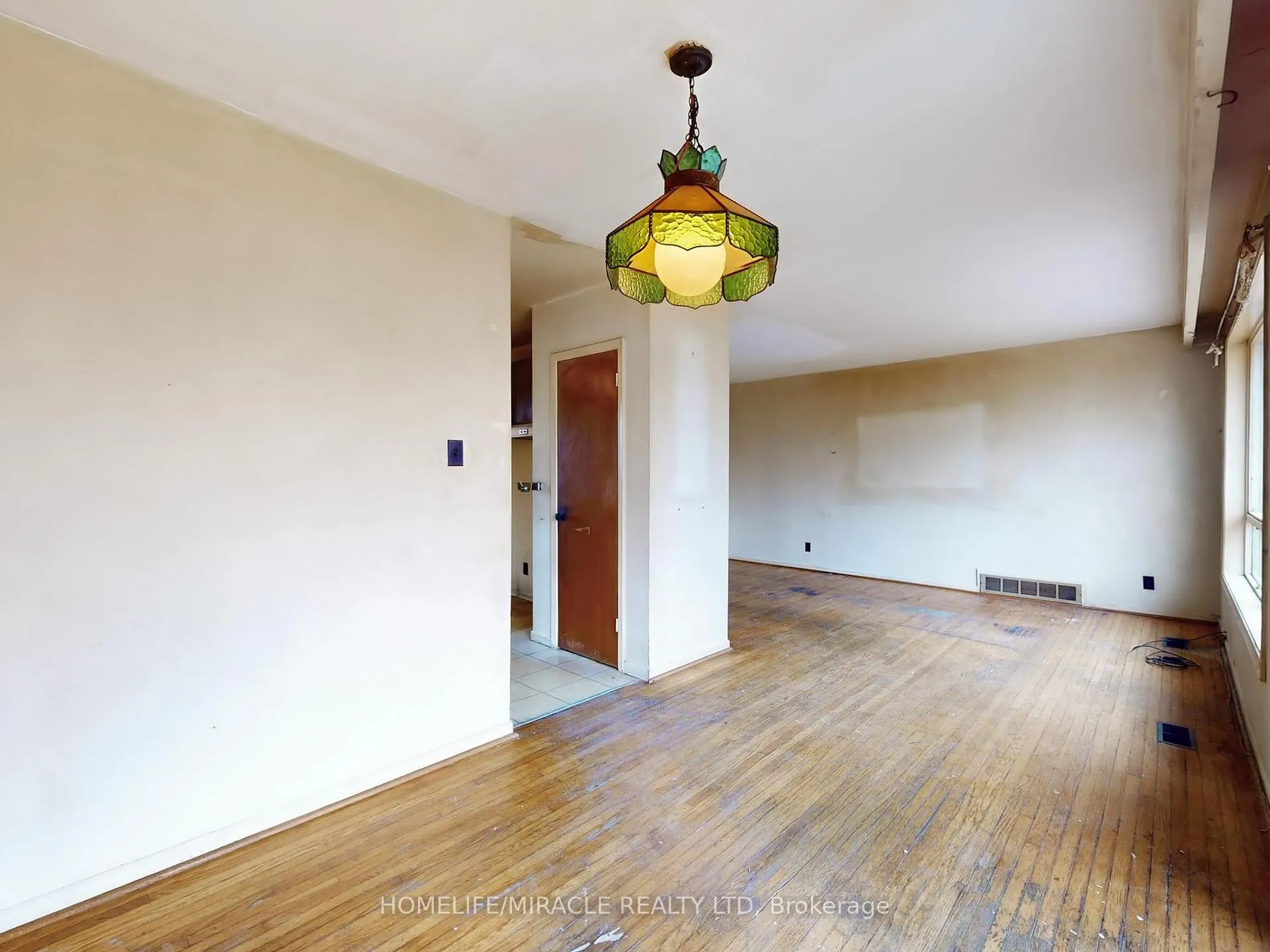 Photo 8 of 912 Reytan Boulevard, Pickering, Bay Ridges — HOMEH