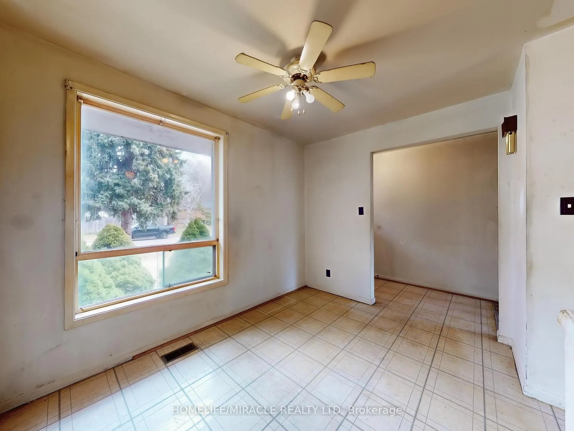 Photo 9 of 912 Reytan Boulevard, Pickering, Bay Ridges — HOMEH