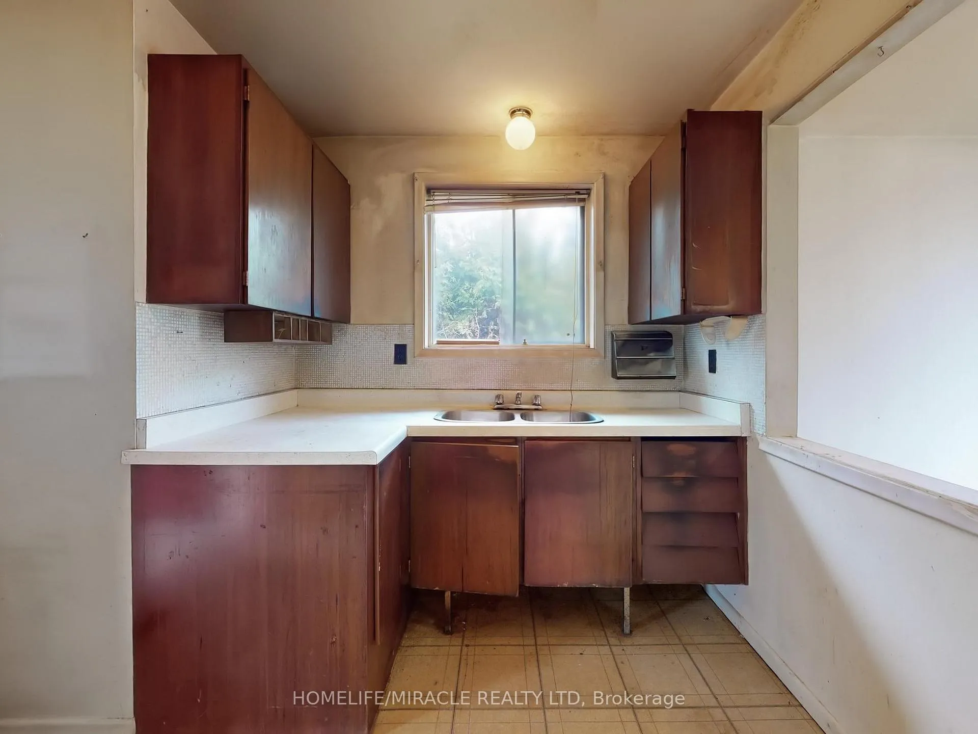 Photo 10 of 912 Reytan Boulevard, Pickering, Bay Ridges — HOMEH