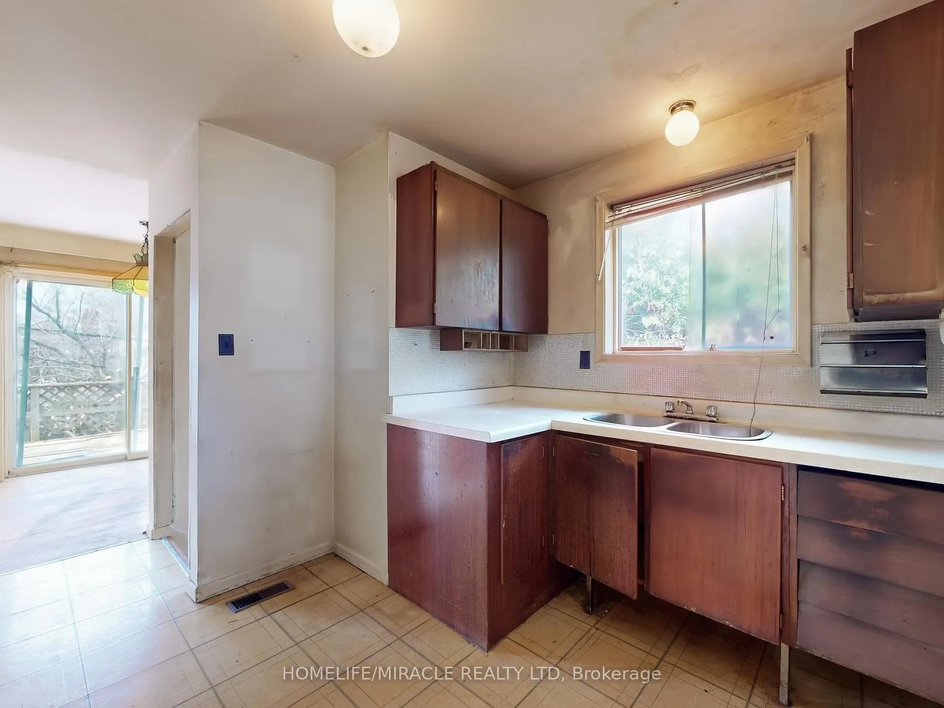 Photo 11 of 912 Reytan Boulevard, Pickering, Bay Ridges — HOMEH