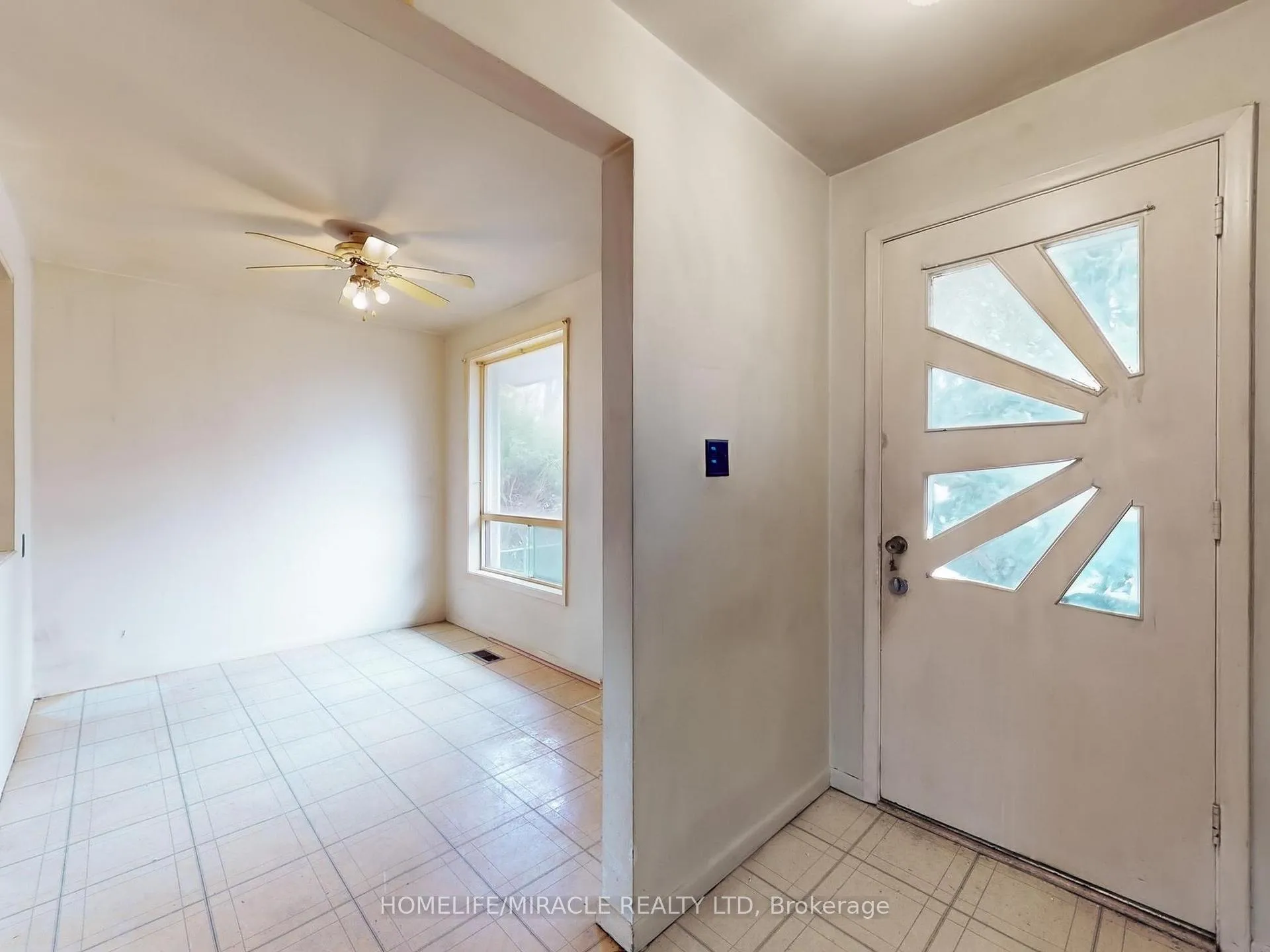 Photo 12 of 912 Reytan Boulevard, Pickering, Bay Ridges — HOMEH