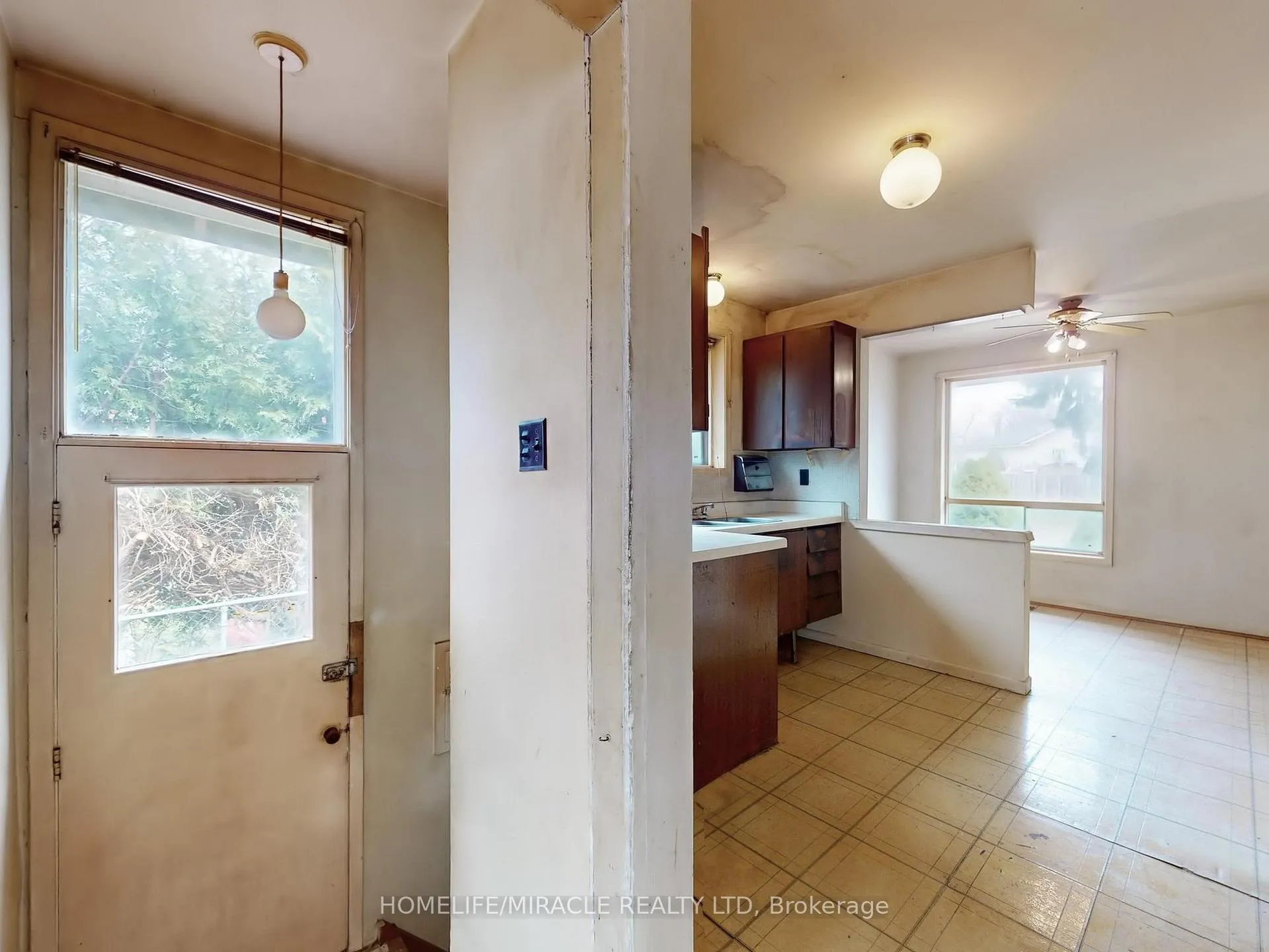 Photo 15 of 912 Reytan Boulevard, Pickering, Bay Ridges — HOMEH