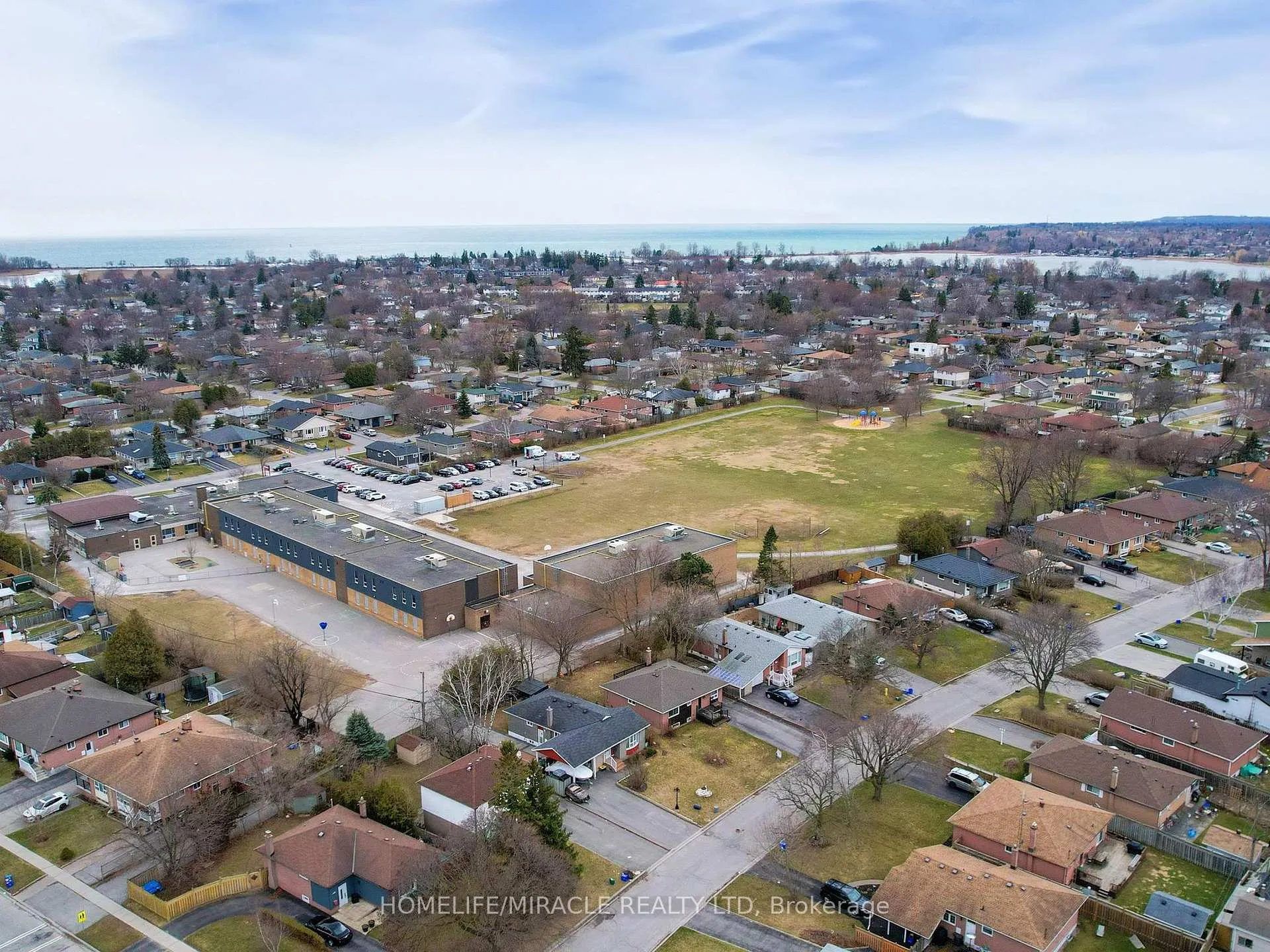 Photo 39 of 912 Reytan Boulevard, Pickering, Bay Ridges — HOMEH