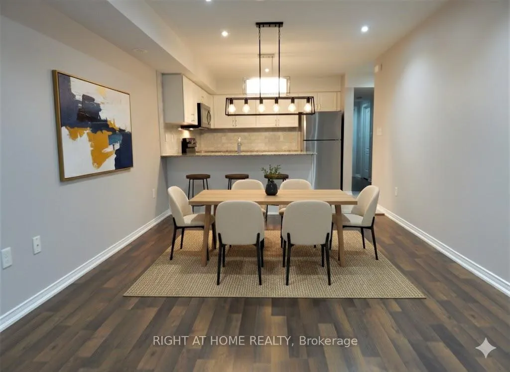 Photo 5 of Unit 12, 2492 Post Road, Oakville, River Oaks — HOMEH