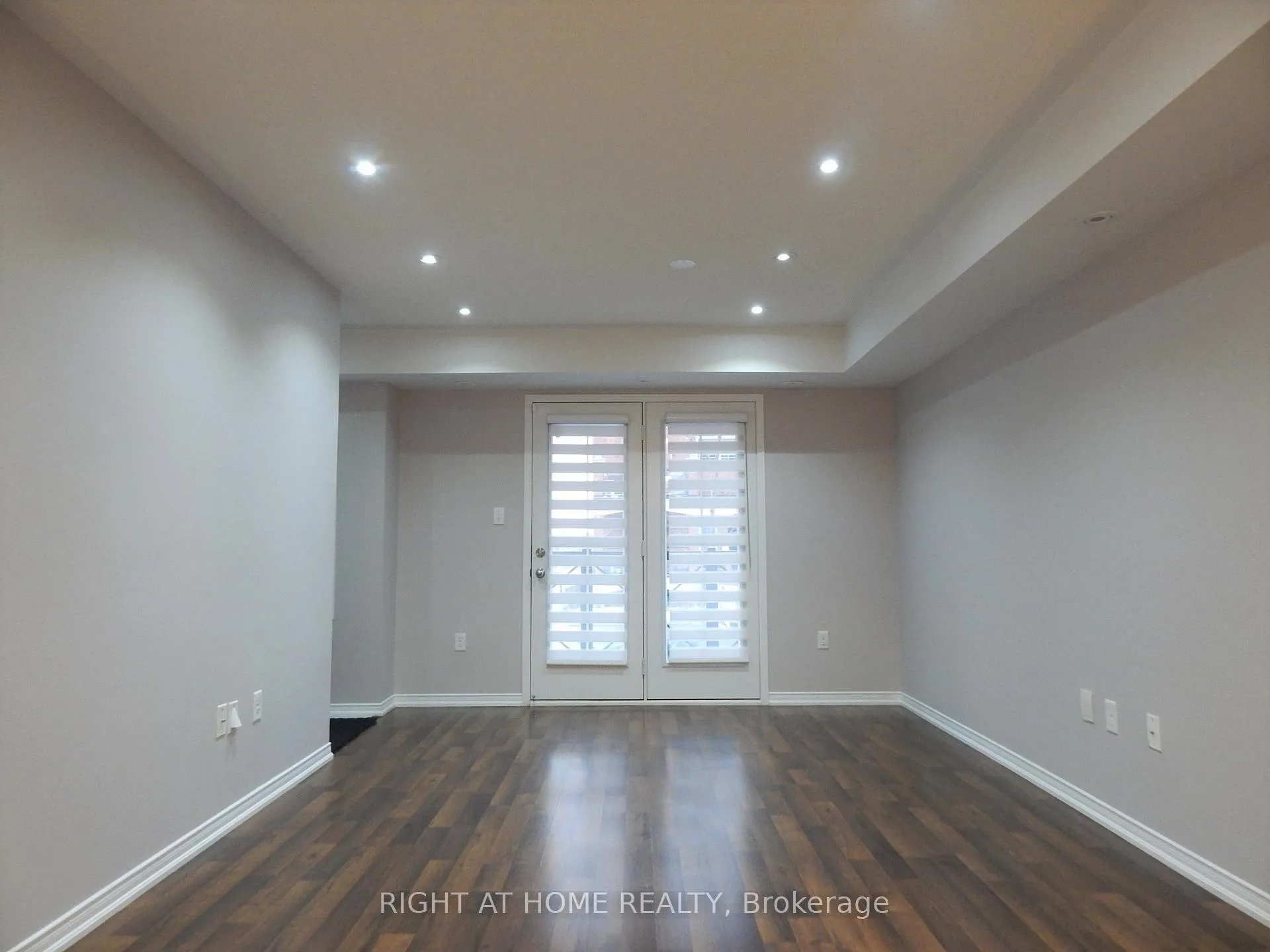 Photo 10 of Unit 12, 2492 Post Road, Oakville, River Oaks — HOMEH