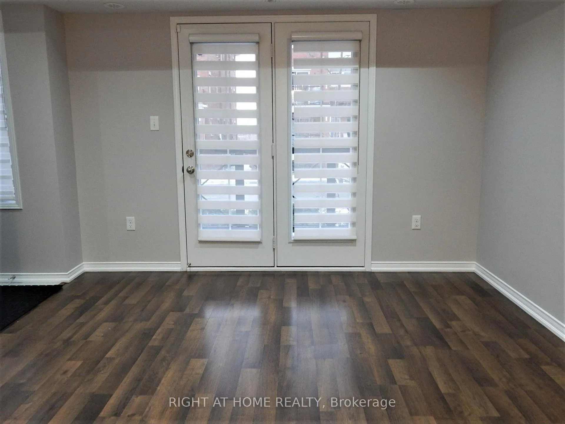 Photo 12 of Unit 12, 2492 Post Road, Oakville, River Oaks — HOMEH