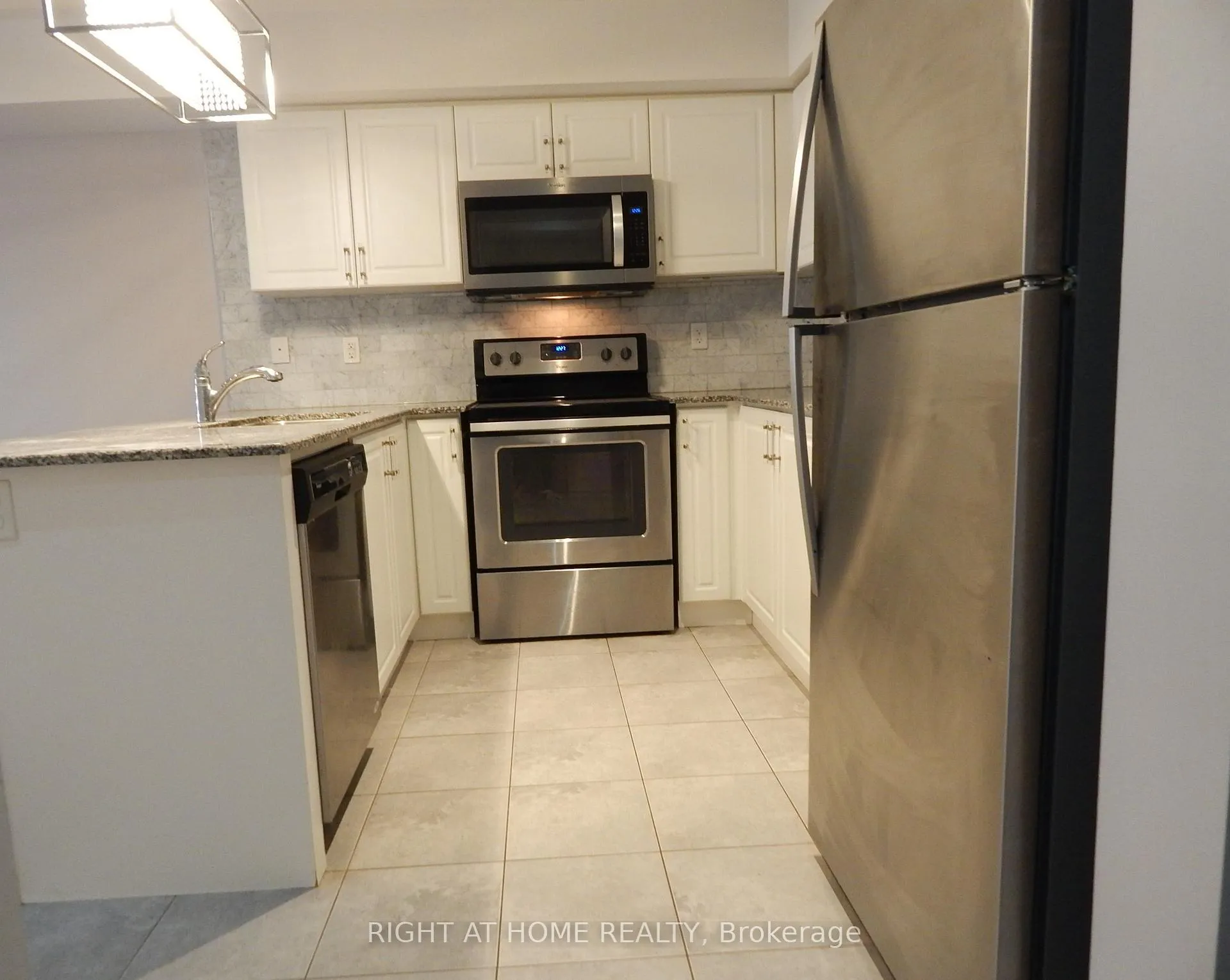 Photo 17 of Unit 12, 2492 Post Road, Oakville, River Oaks — HOMEH