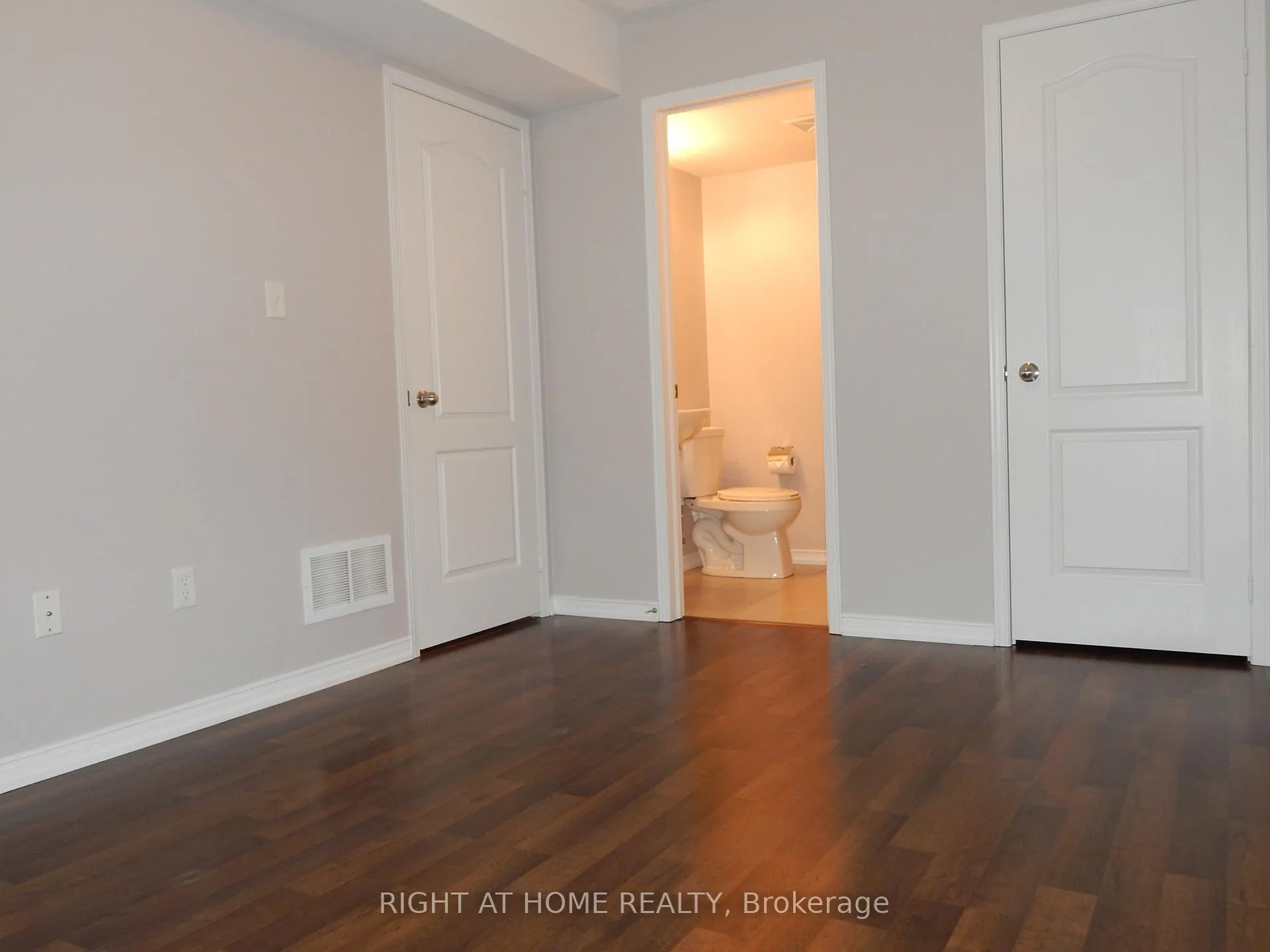Photo 23 of Unit 12, 2492 Post Road, Oakville, River Oaks — HOMEH