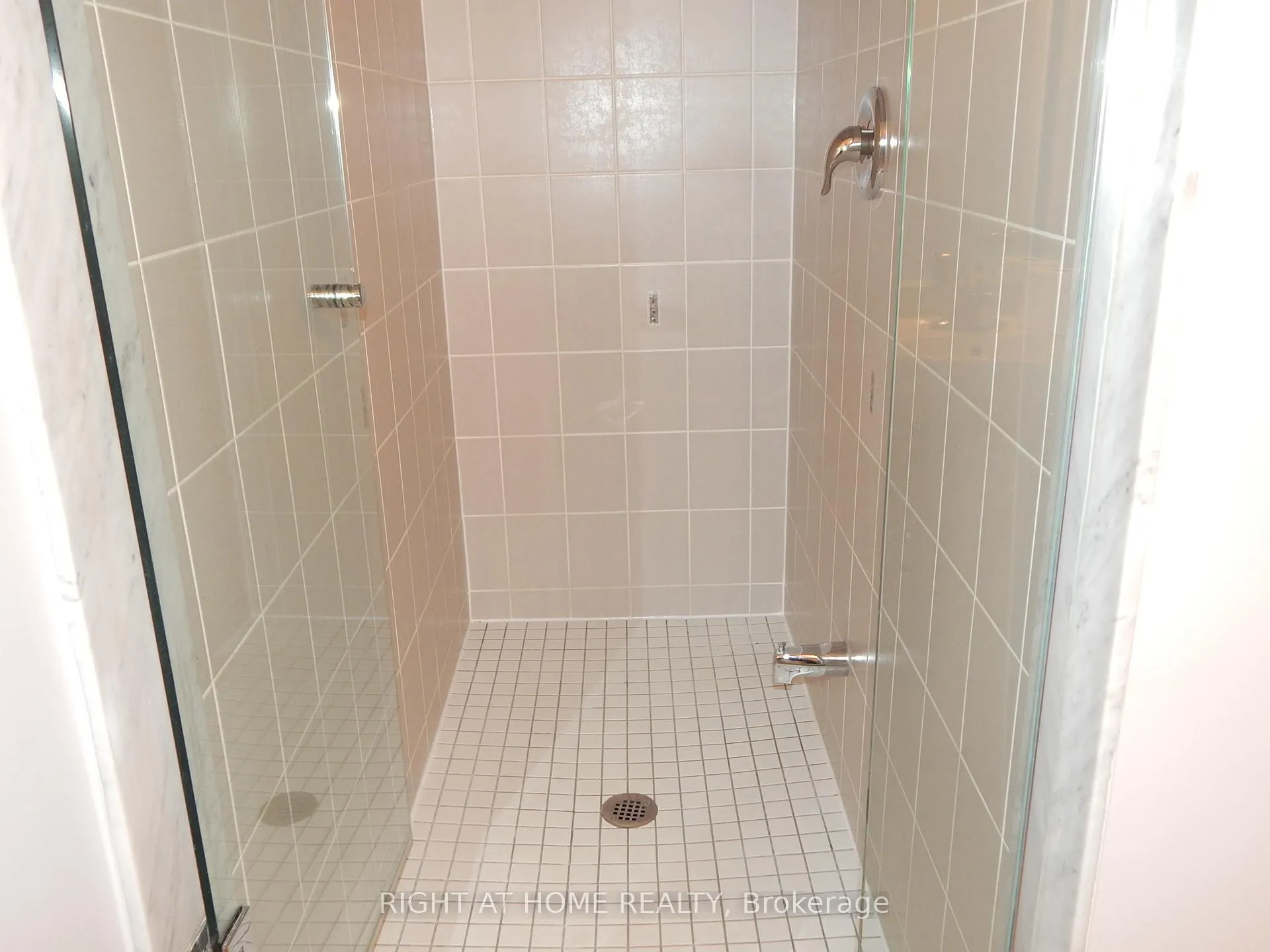 Photo 25 of Unit 12, 2492 Post Road, Oakville, River Oaks — HOMEH