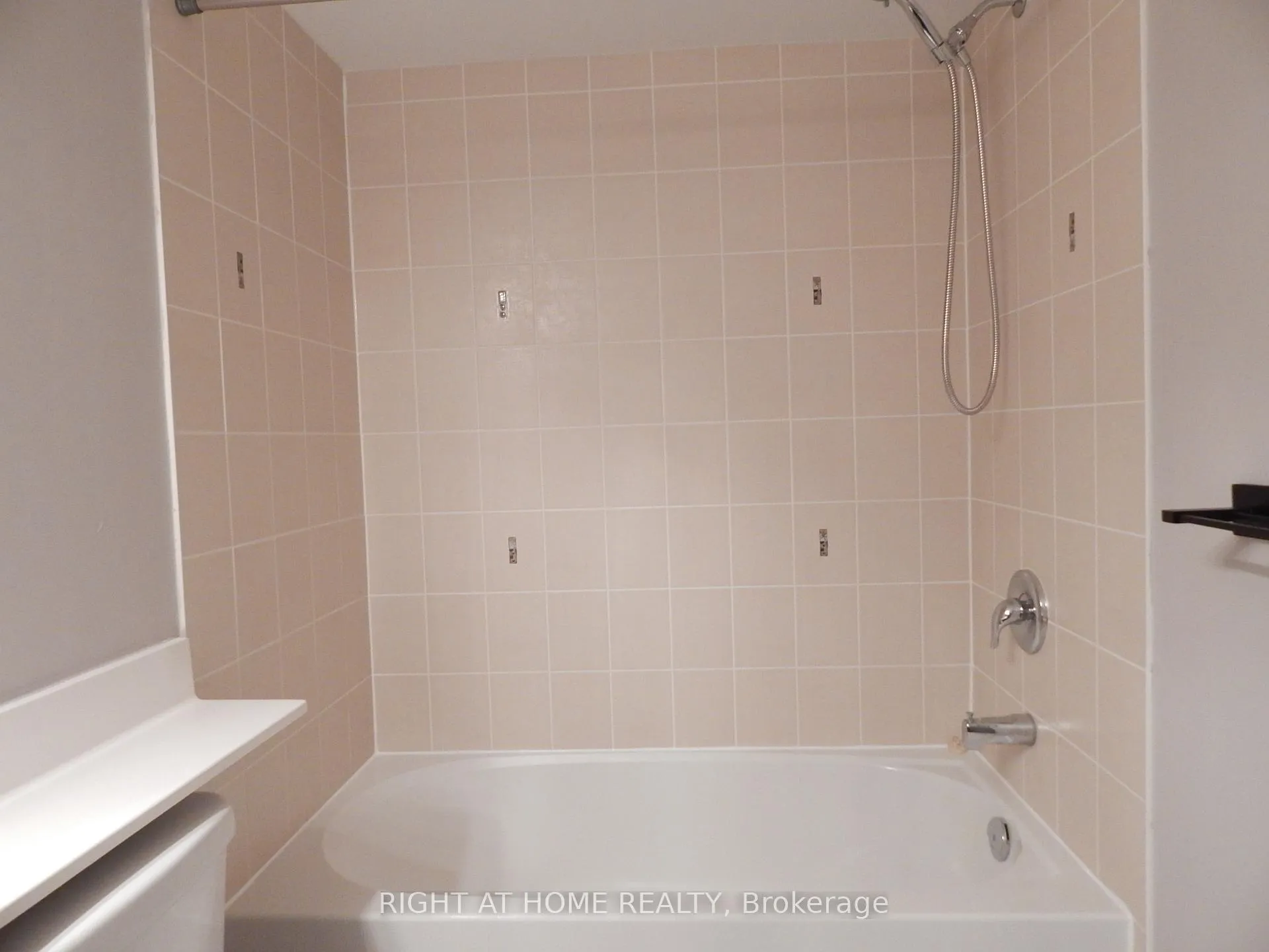 Photo 28 of Unit 12, 2492 Post Road, Oakville, River Oaks — HOMEH