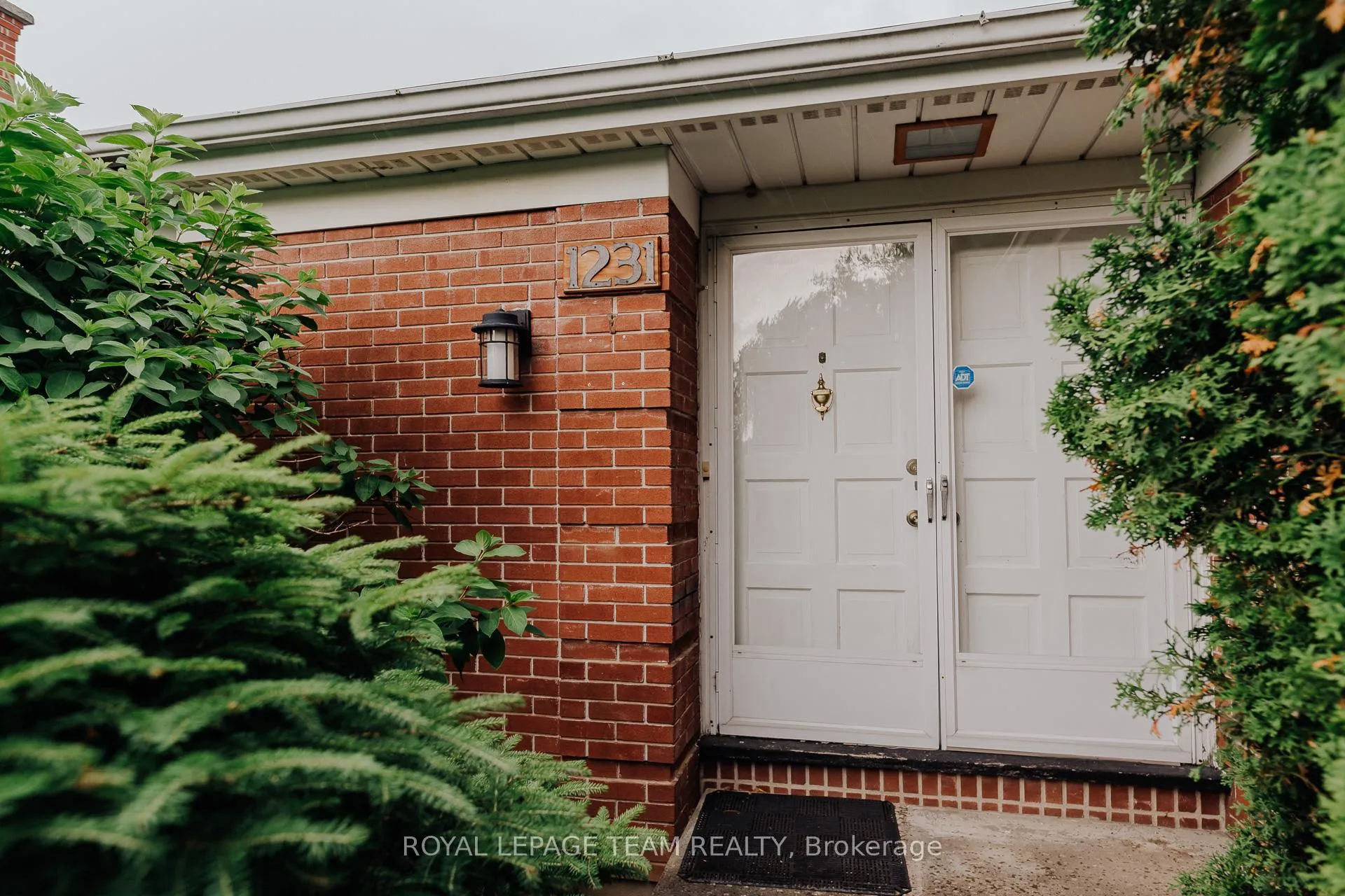 Photo 4 of 1231 Fairway Drive, Ottawa, Manotick South to Roger Stevens — HOMEH