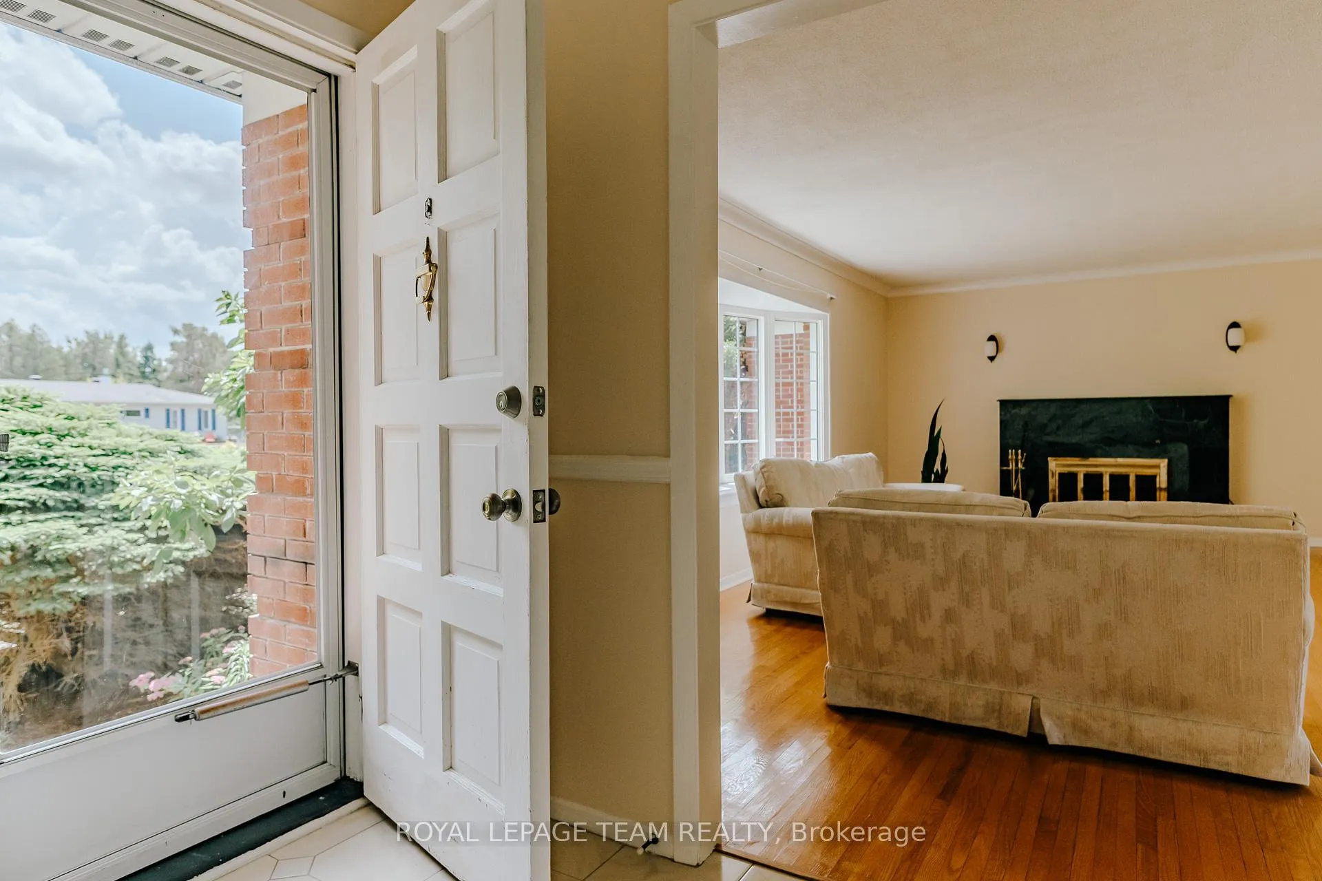 Photo 5 of 1231 Fairway Drive, Ottawa, Manotick South to Roger Stevens — HOMEH