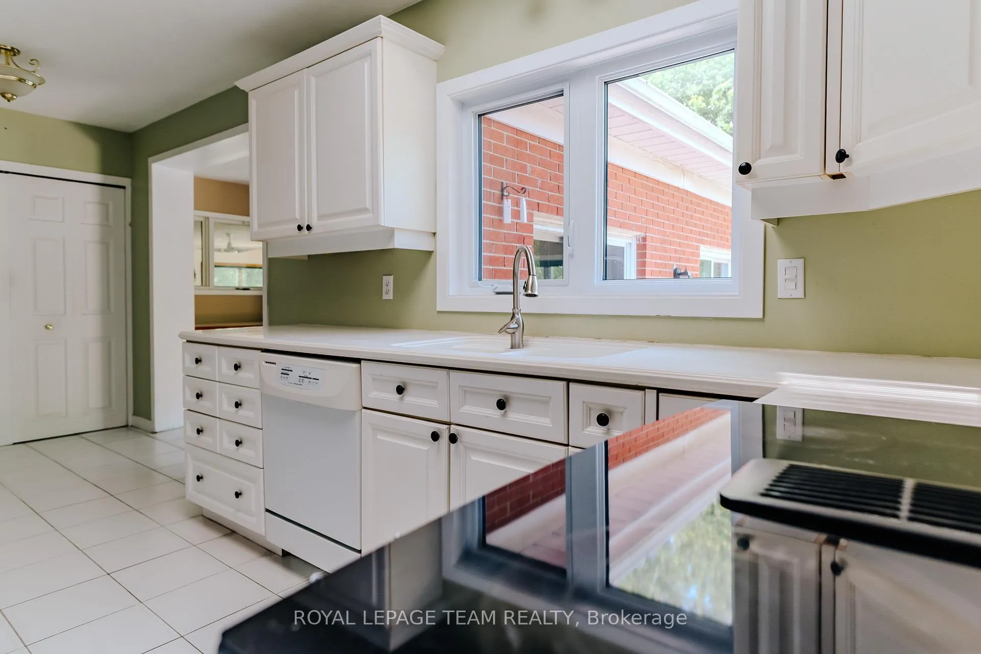 Photo 8 of 1231 Fairway Drive, Ottawa, Manotick South to Roger Stevens — HOMEH