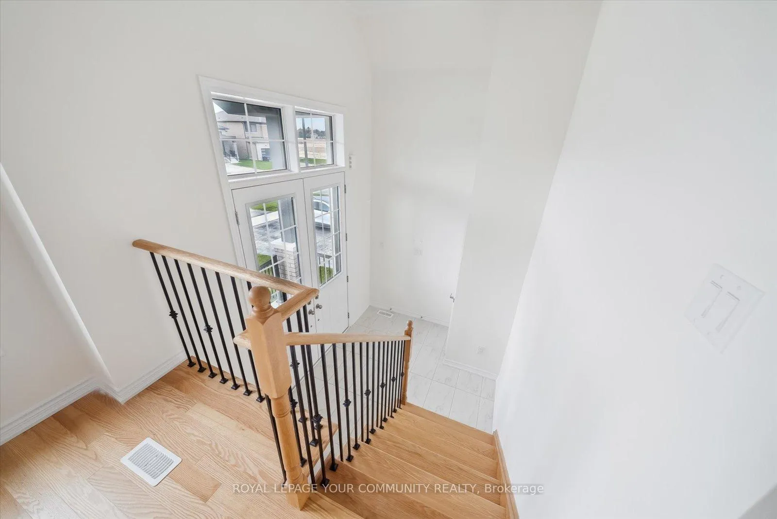 Photo 5 of 83 Sun Valley Avenue, Wasaga Beach — HOMEH