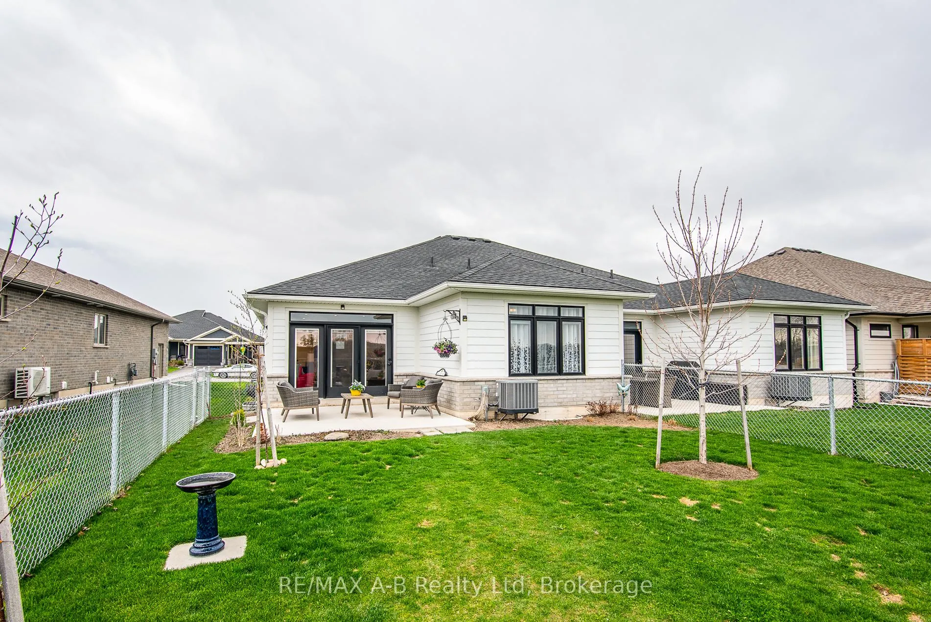 Photo 8 of 158 Ridgewood Crescent, St. Marys — HOMEH