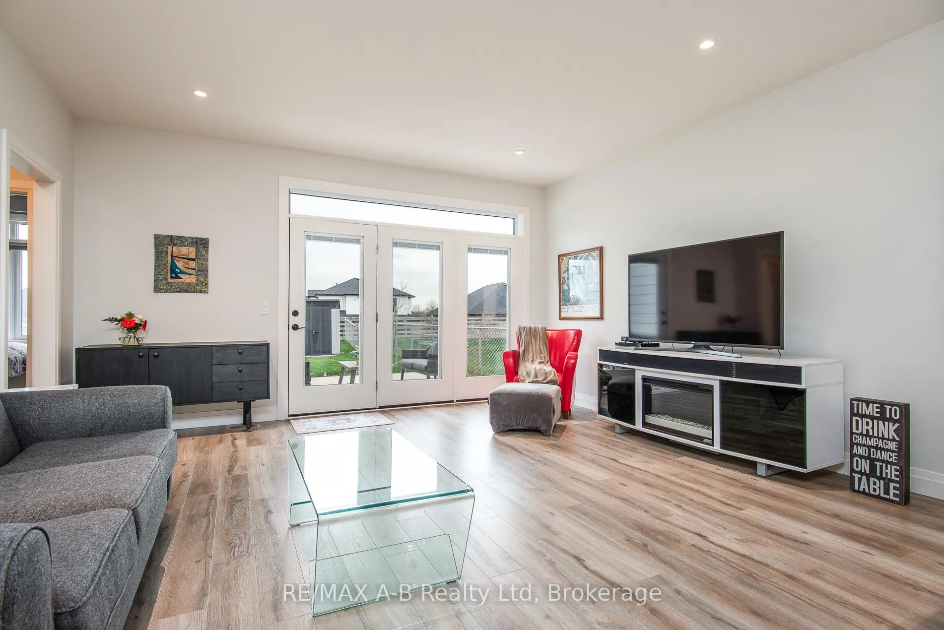 Photo 11 of 158 Ridgewood Crescent, St. Marys — HOMEH