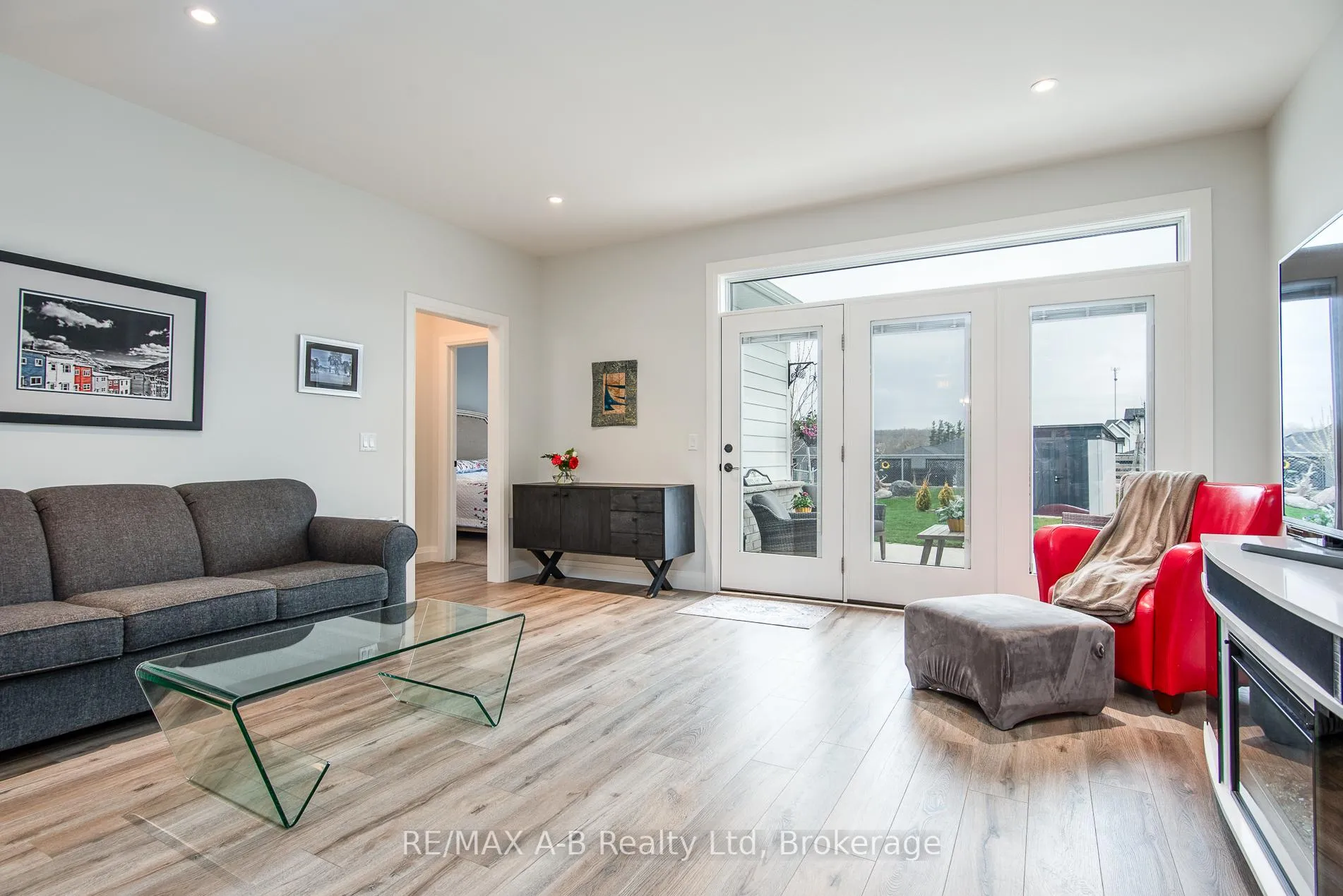 Photo 12 of 158 Ridgewood Crescent, St. Marys — HOMEH