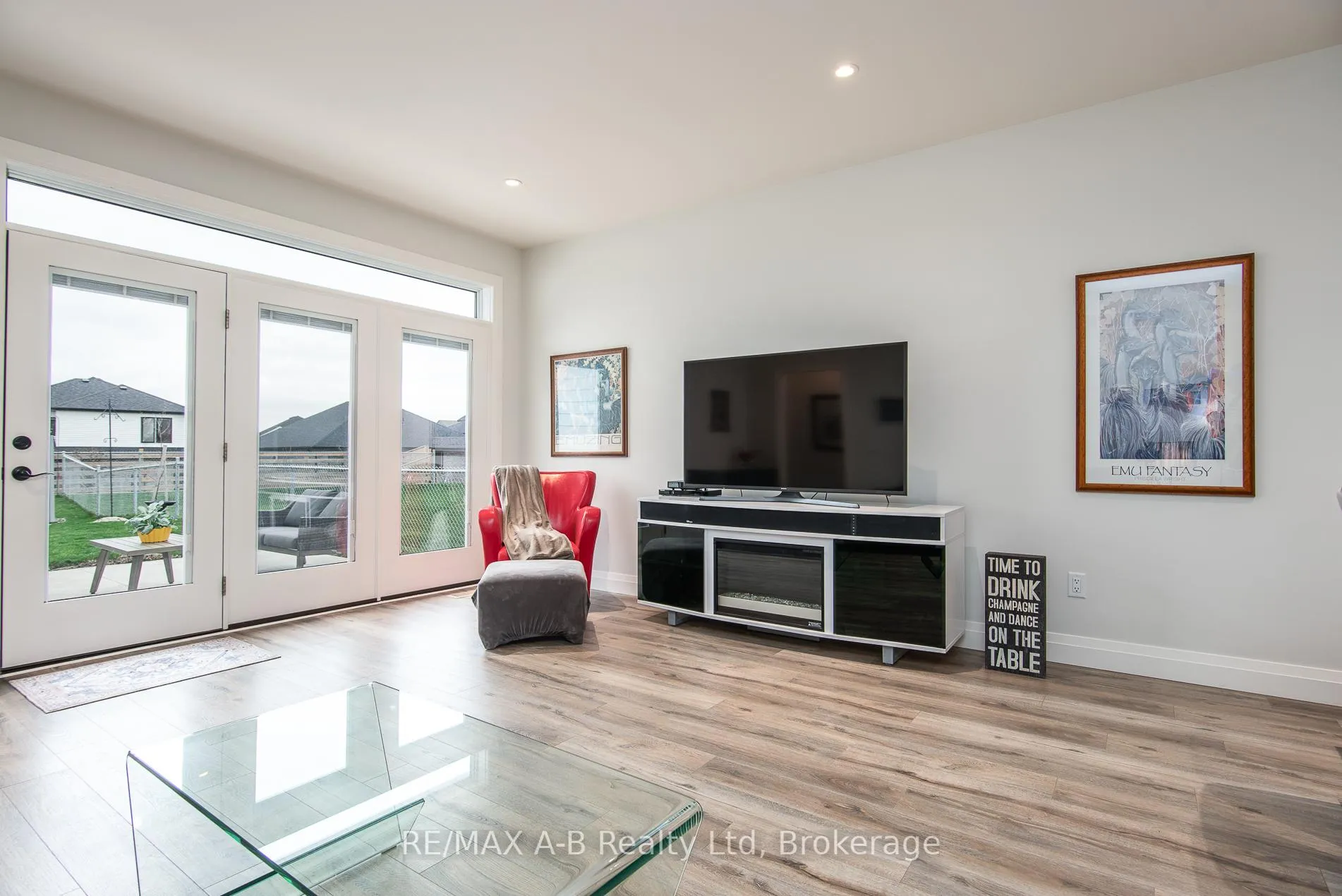 Photo 13 of 158 Ridgewood Crescent, St. Marys — HOMEH