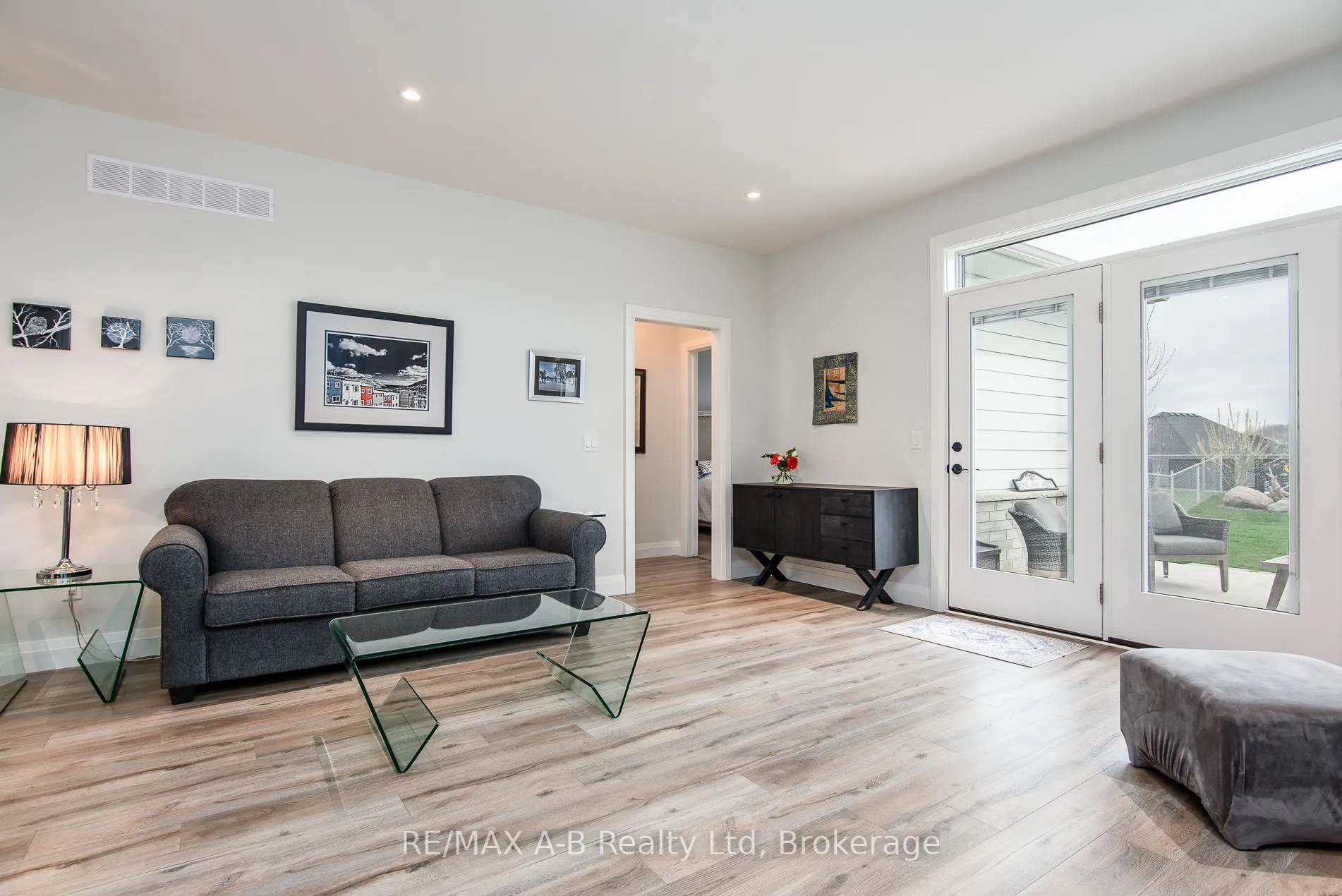 Photo 14 of 158 Ridgewood Crescent, St. Marys — HOMEH