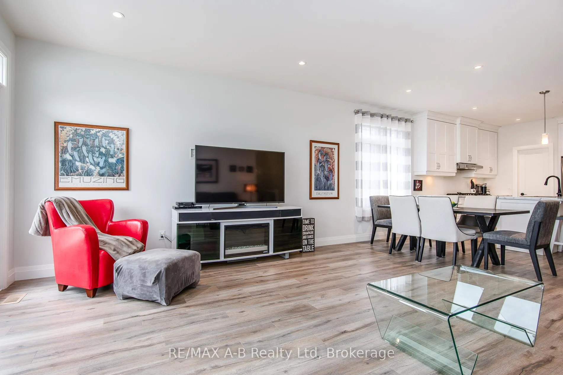 Photo 15 of 158 Ridgewood Crescent, St. Marys — HOMEH