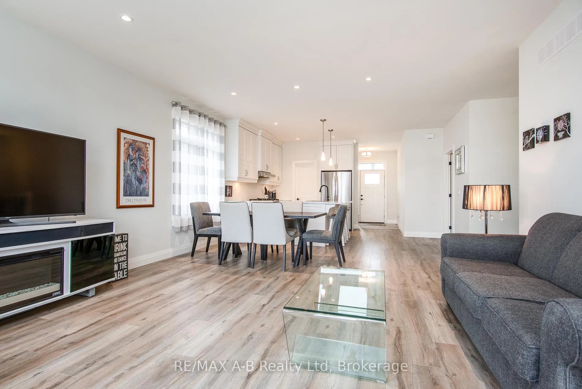 Photo 16 of 158 Ridgewood Crescent, St. Marys — HOMEH
