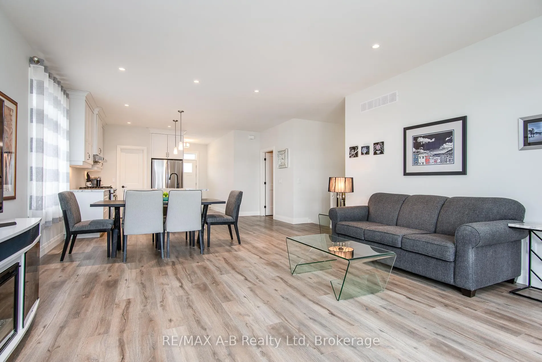Photo 17 of 158 Ridgewood Crescent, St. Marys — HOMEH