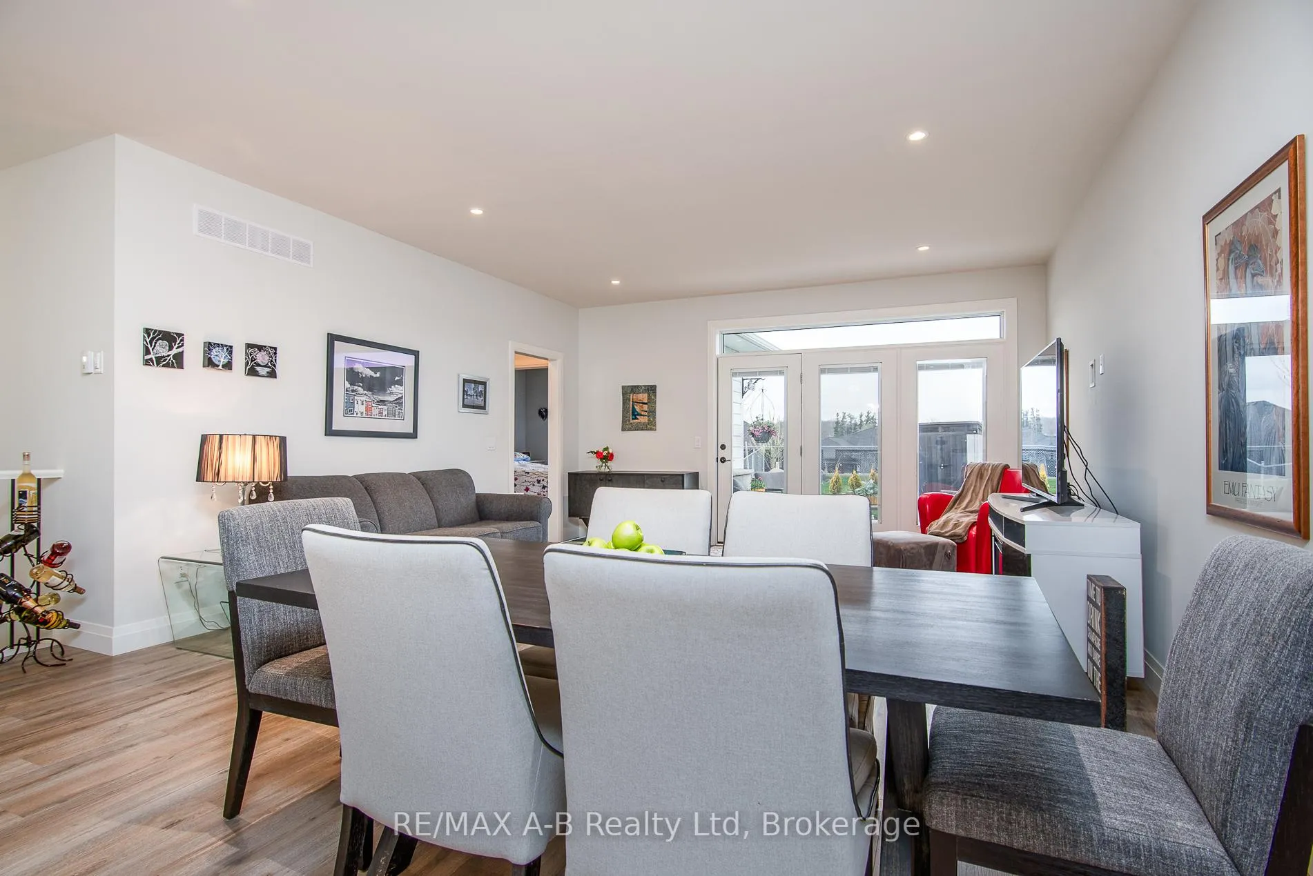 Photo 21 of 158 Ridgewood Crescent, St. Marys — HOMEH
