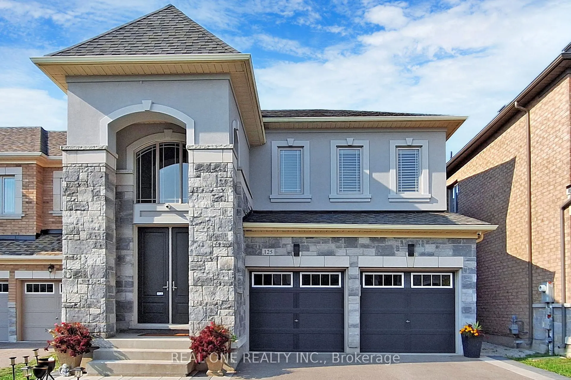 Photo 2 of 125 Joseph Hartman Crescent, Aurora, Rural Aurora — HOMEH