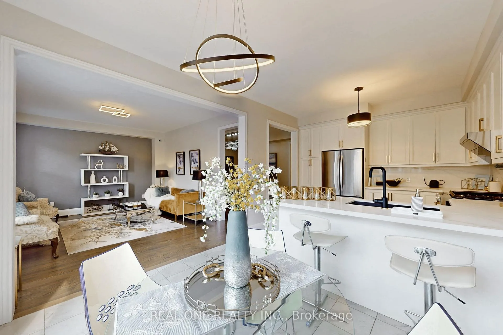 Photo 13 of 125 Joseph Hartman Crescent, Aurora, Rural Aurora — HOMEH