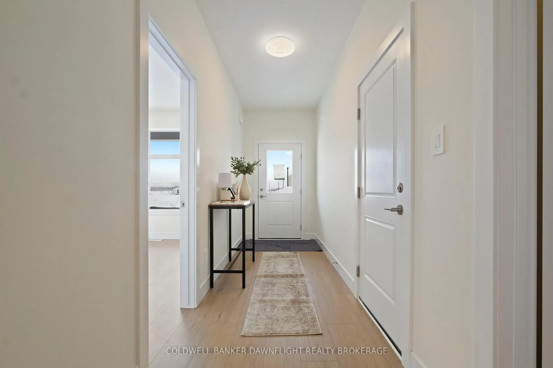 Photo 5 of 52 Moonlight Court, Central Huron, Clinton — HOMEH