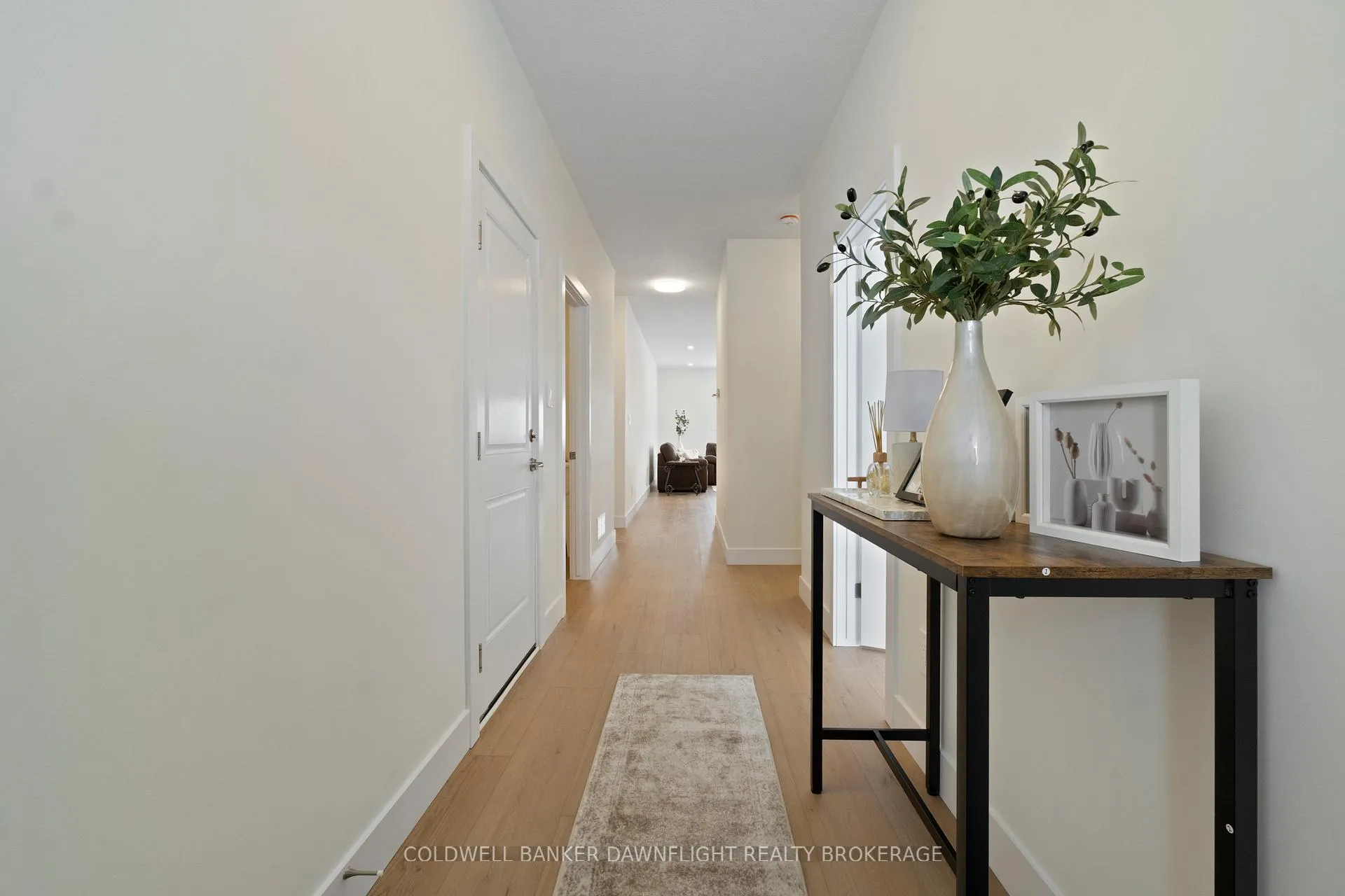 Photo 6 of 52 Moonlight Court, Central Huron, Clinton — HOMEH