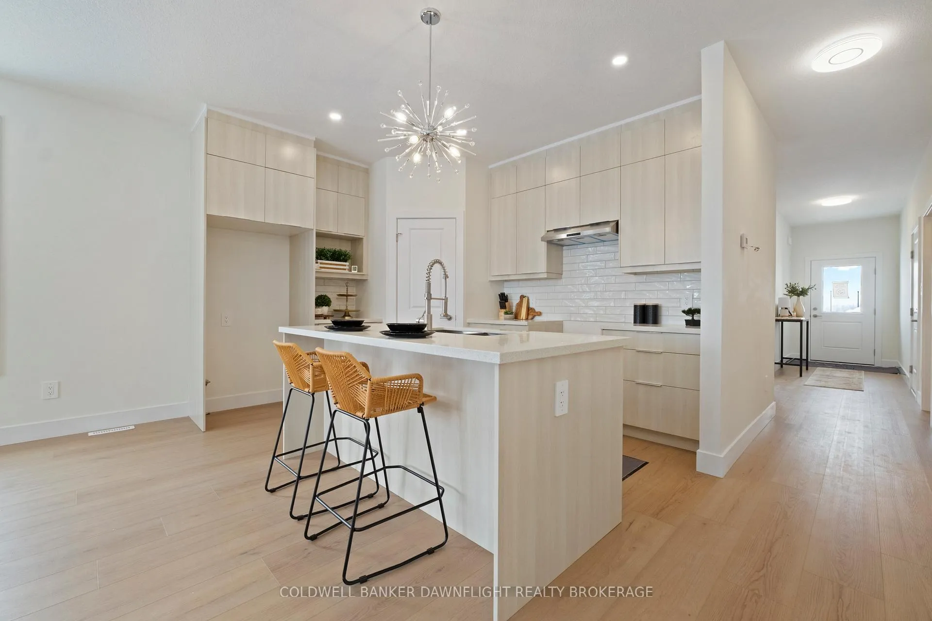 Photo 7 of 52 Moonlight Court, Central Huron, Clinton — HOMEH