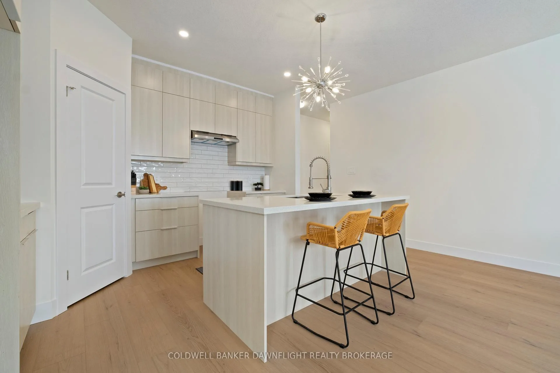 Photo 8 of 52 Moonlight Court, Central Huron, Clinton — HOMEH