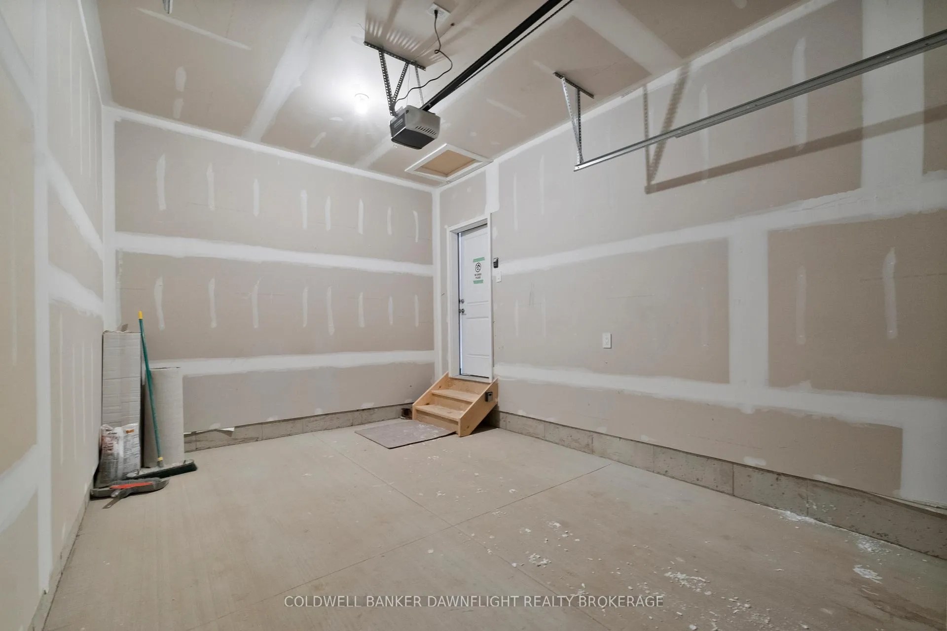 Photo 34 of 52 Moonlight Court, Central Huron, Clinton — HOMEH