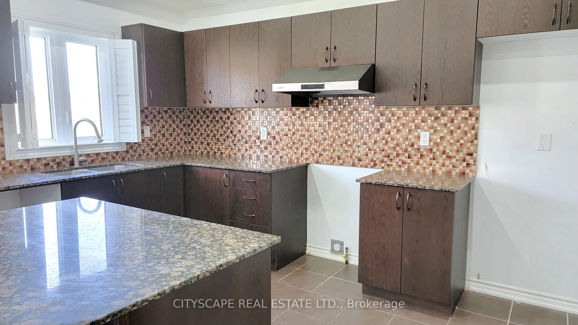 Photo 8 of 364 Van Dusen Avenue, Southgate — HOMEH