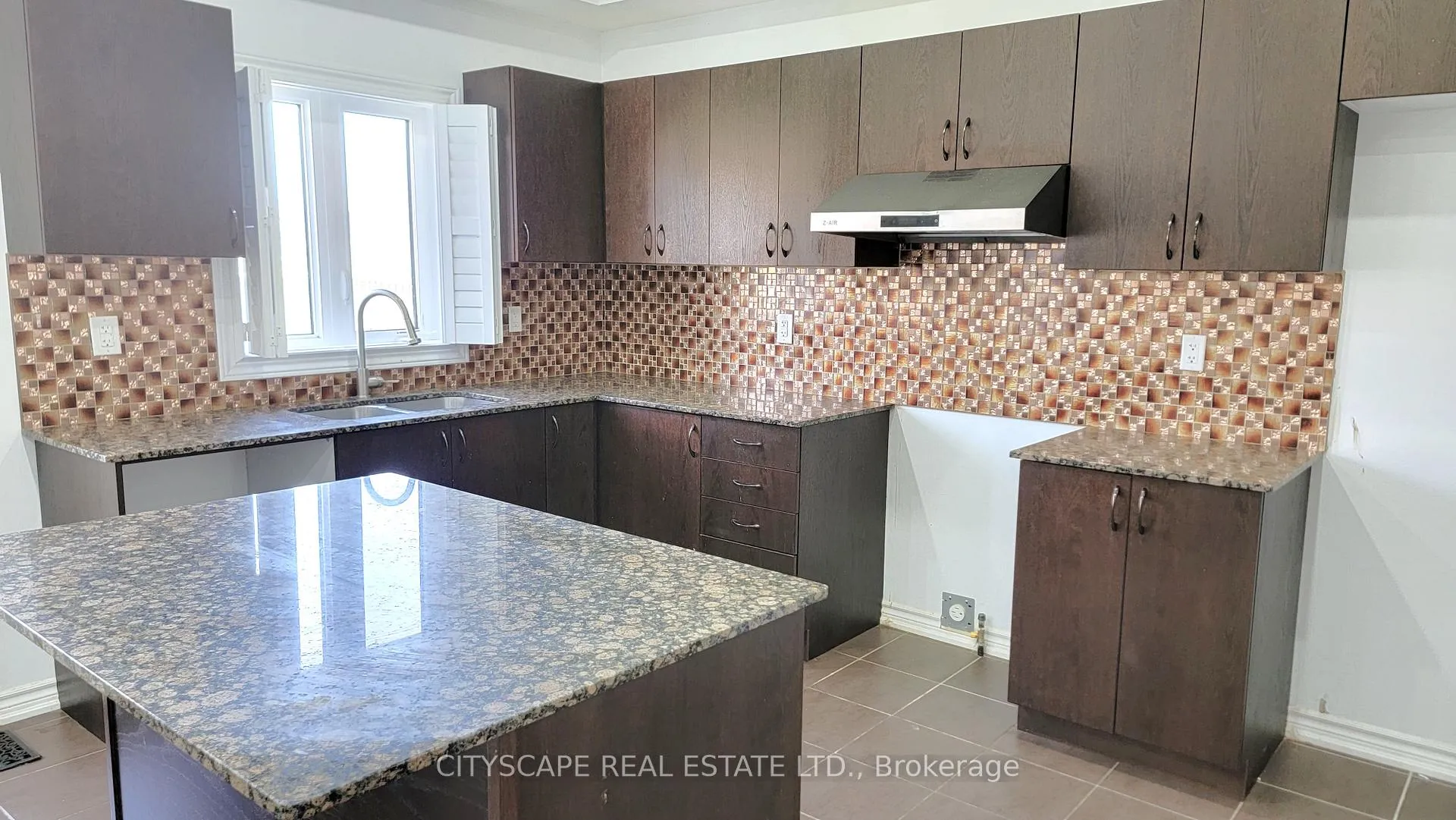 Photo 9 of 364 Van Dusen Avenue, Southgate — HOMEH
