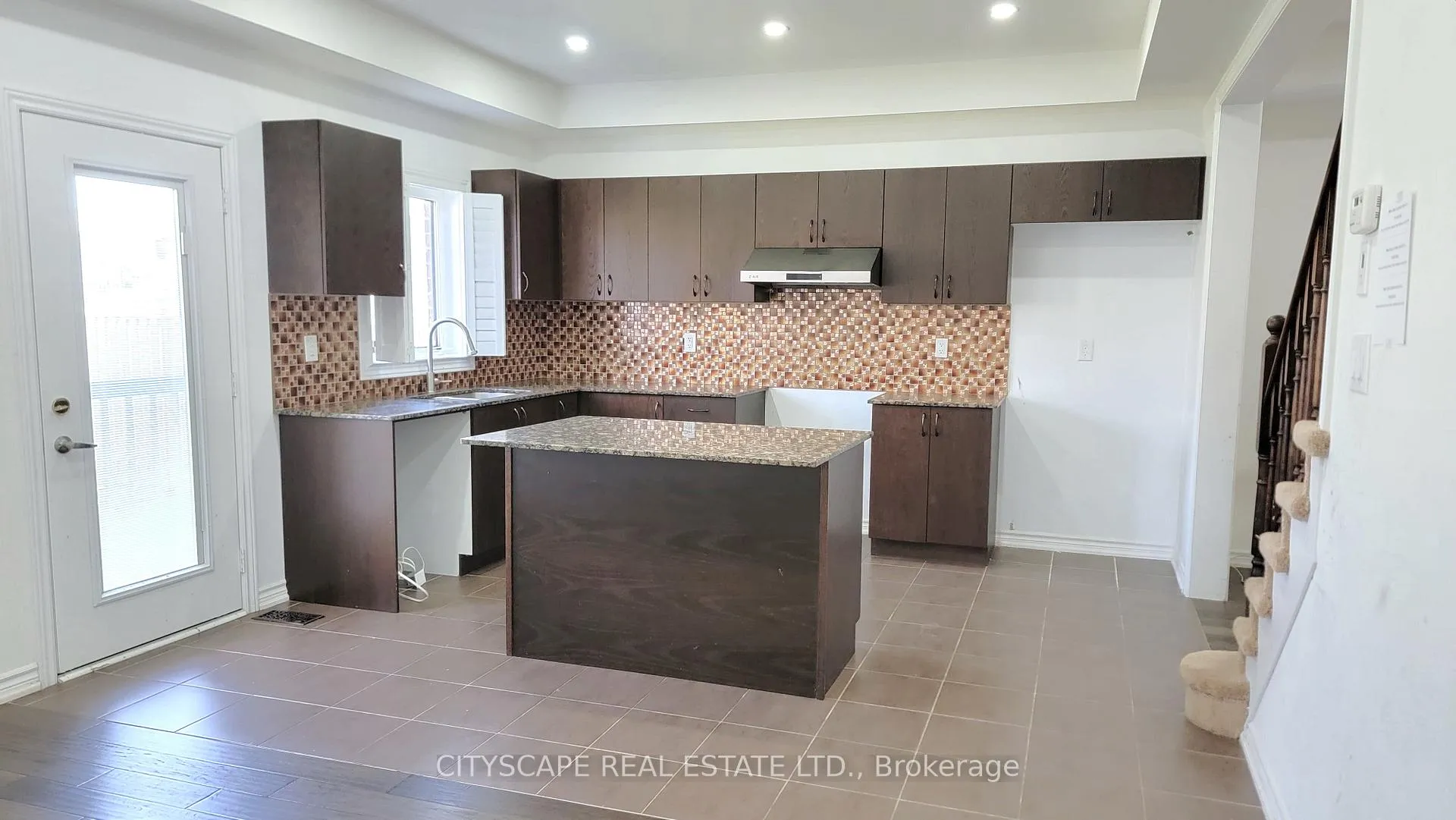 Photo 10 of 364 Van Dusen Avenue, Southgate — HOMEH