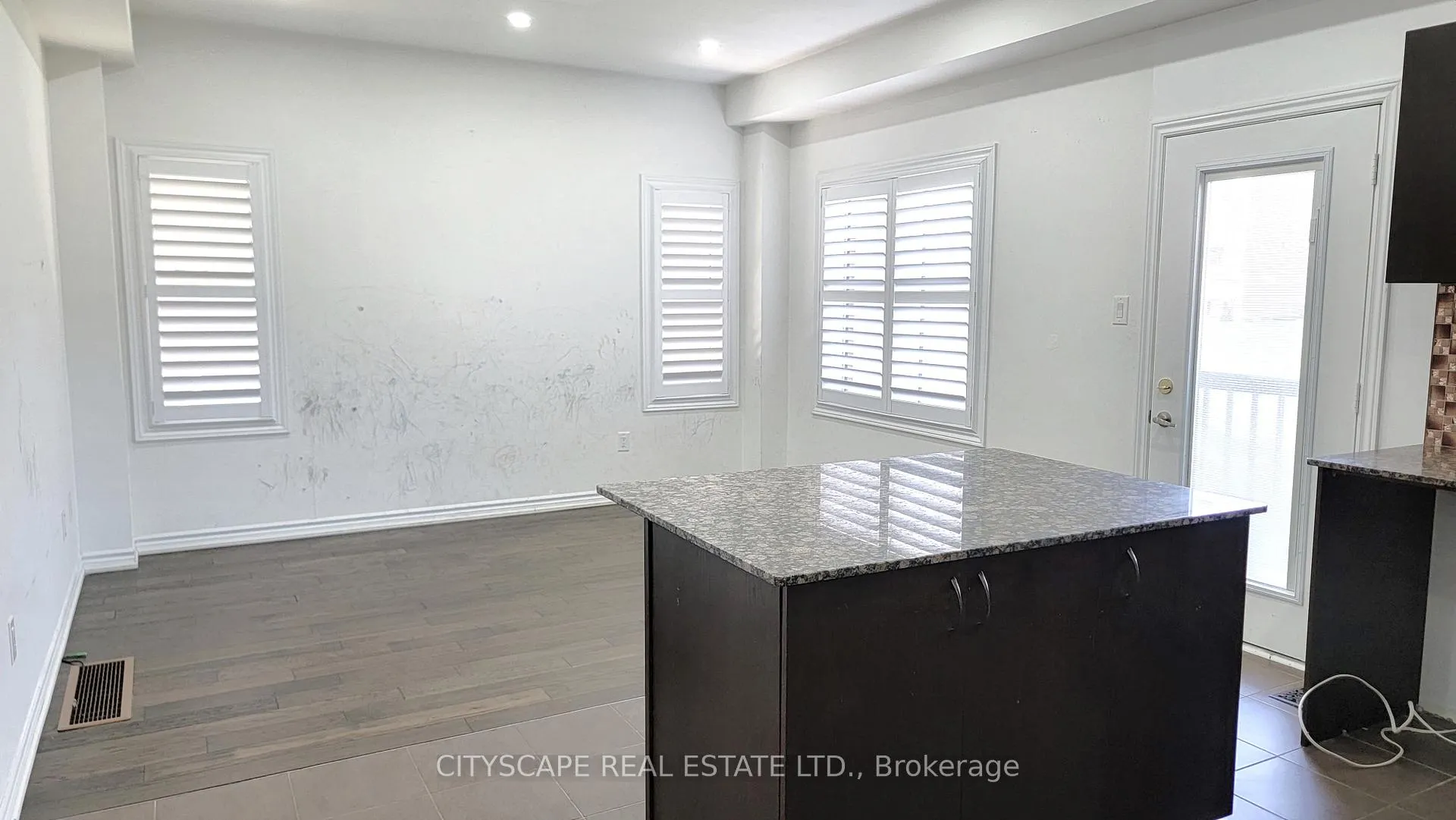 Photo 14 of 364 Van Dusen Avenue, Southgate — HOMEH