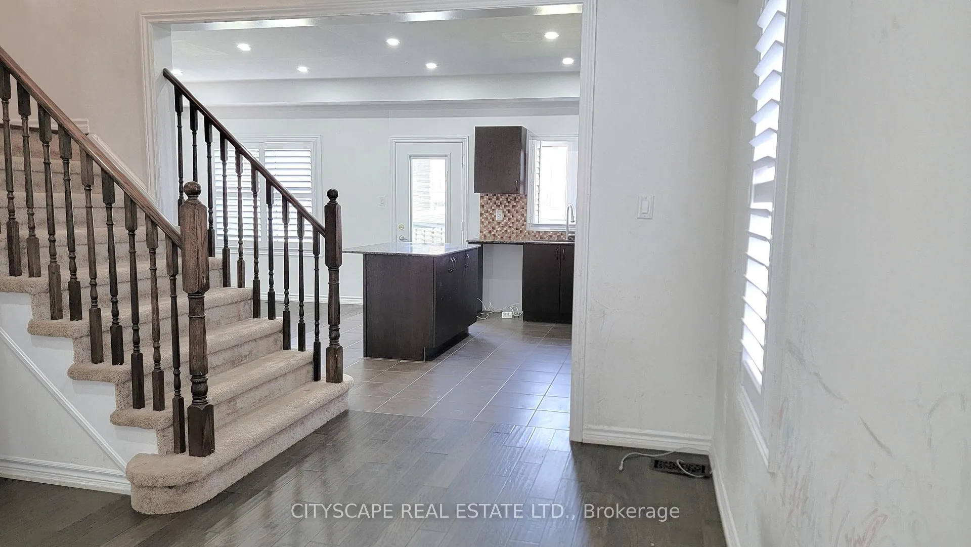 Photo 16 of 364 Van Dusen Avenue, Southgate — HOMEH