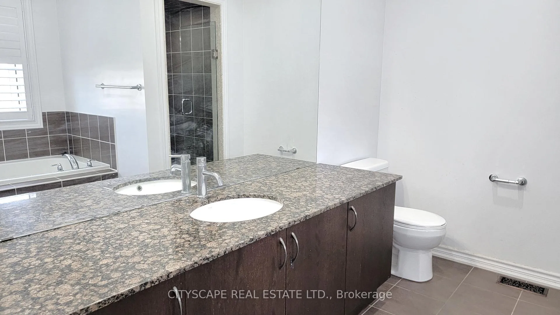 Photo 37 of 364 Van Dusen Avenue, Southgate — HOMEH