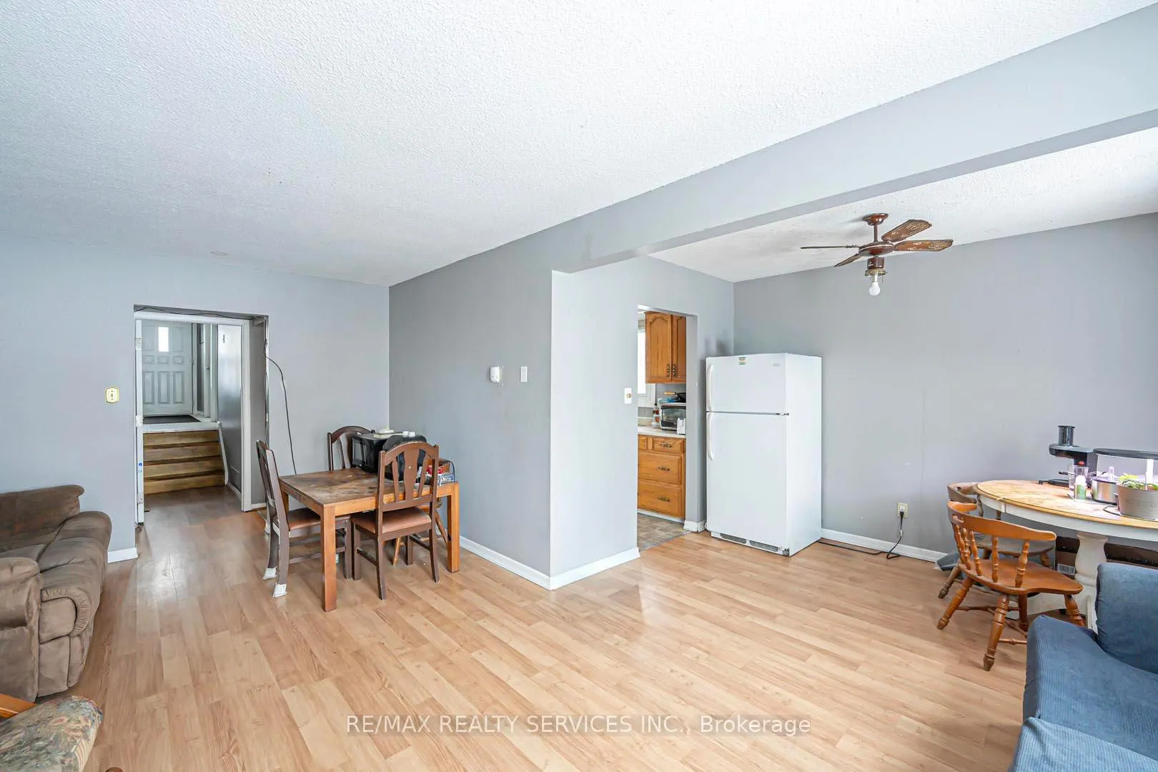 Photo 8 of 31 Sylvia Street, Barrie, Grove East — HOMEH