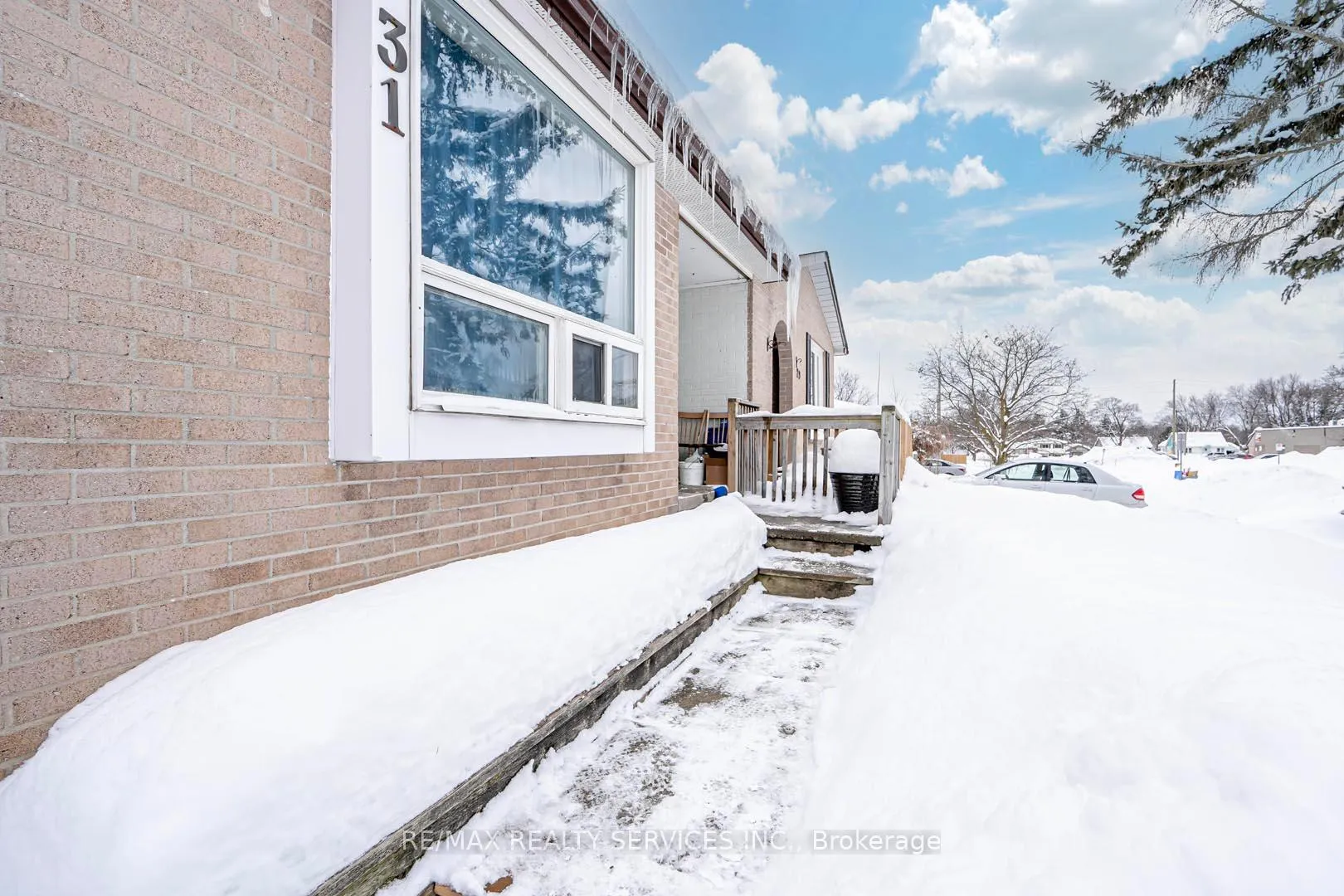 Photo 13 of 31 Sylvia Street, Barrie, Grove East — HOMEH