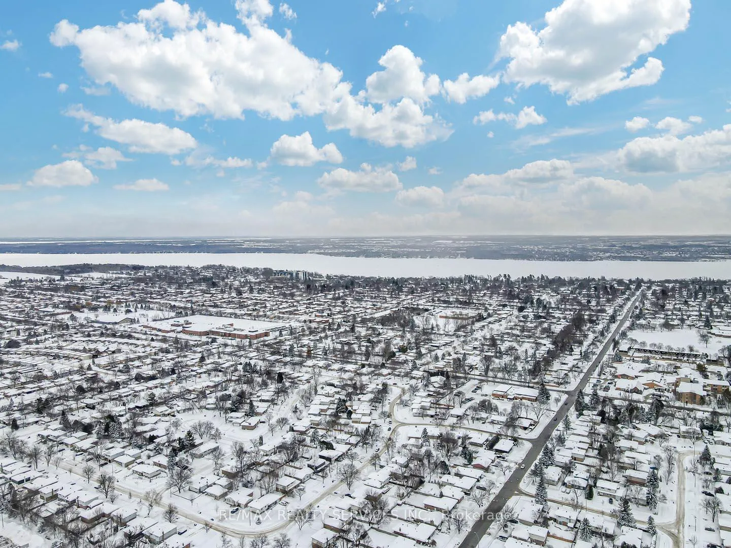 Photo 17 of 31 Sylvia Street, Barrie, Grove East — HOMEH